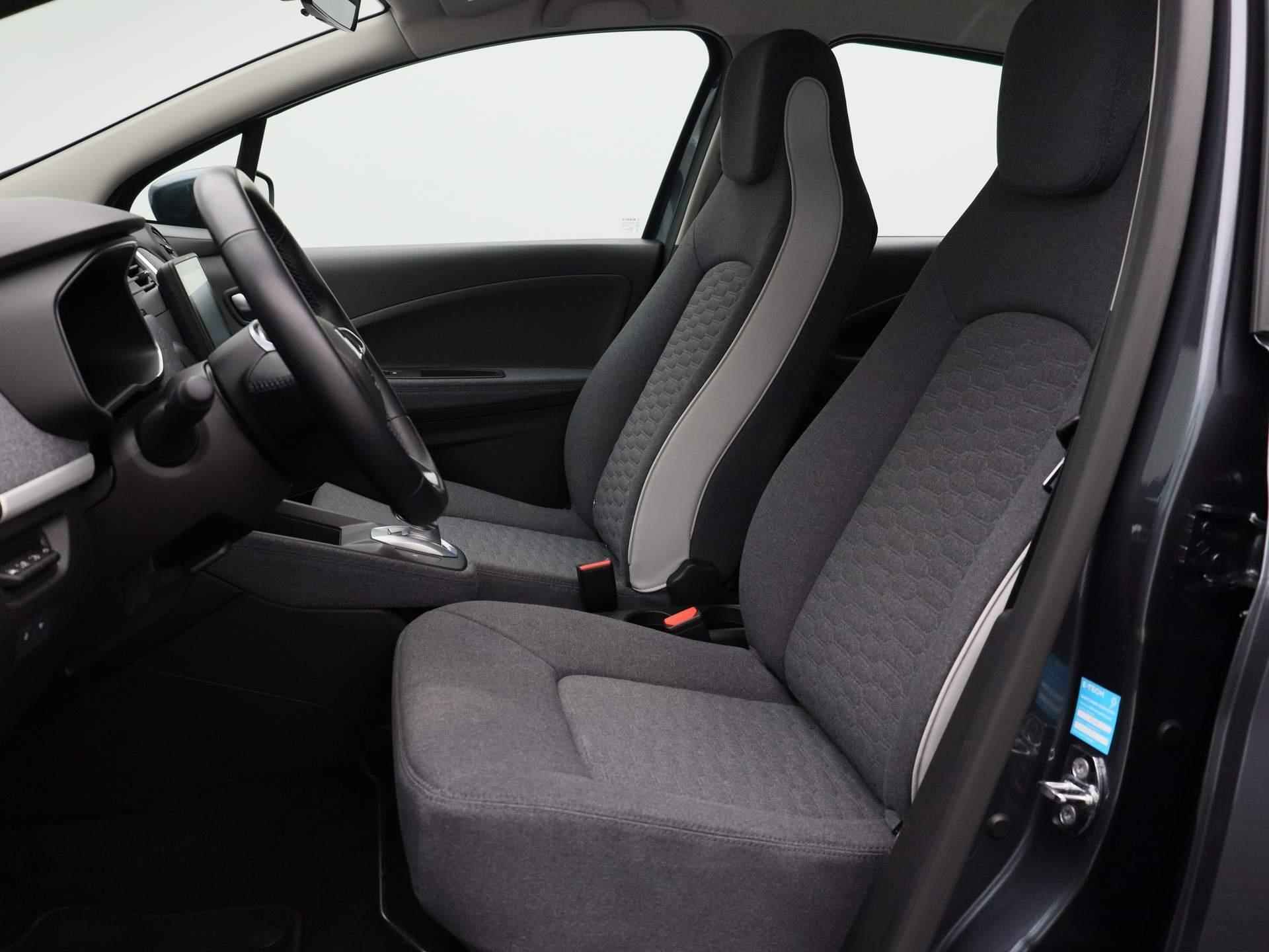 Renault ZOE R110 Intens 52 kWh Accukoop! | Navigatie | Apple & Android Carplay | Stuur & Stoelverwarming | Parkeersensoren & Camera | Climate Control | Keyless Entry | Automatische Verlichting & Regensensoren | - 12/36