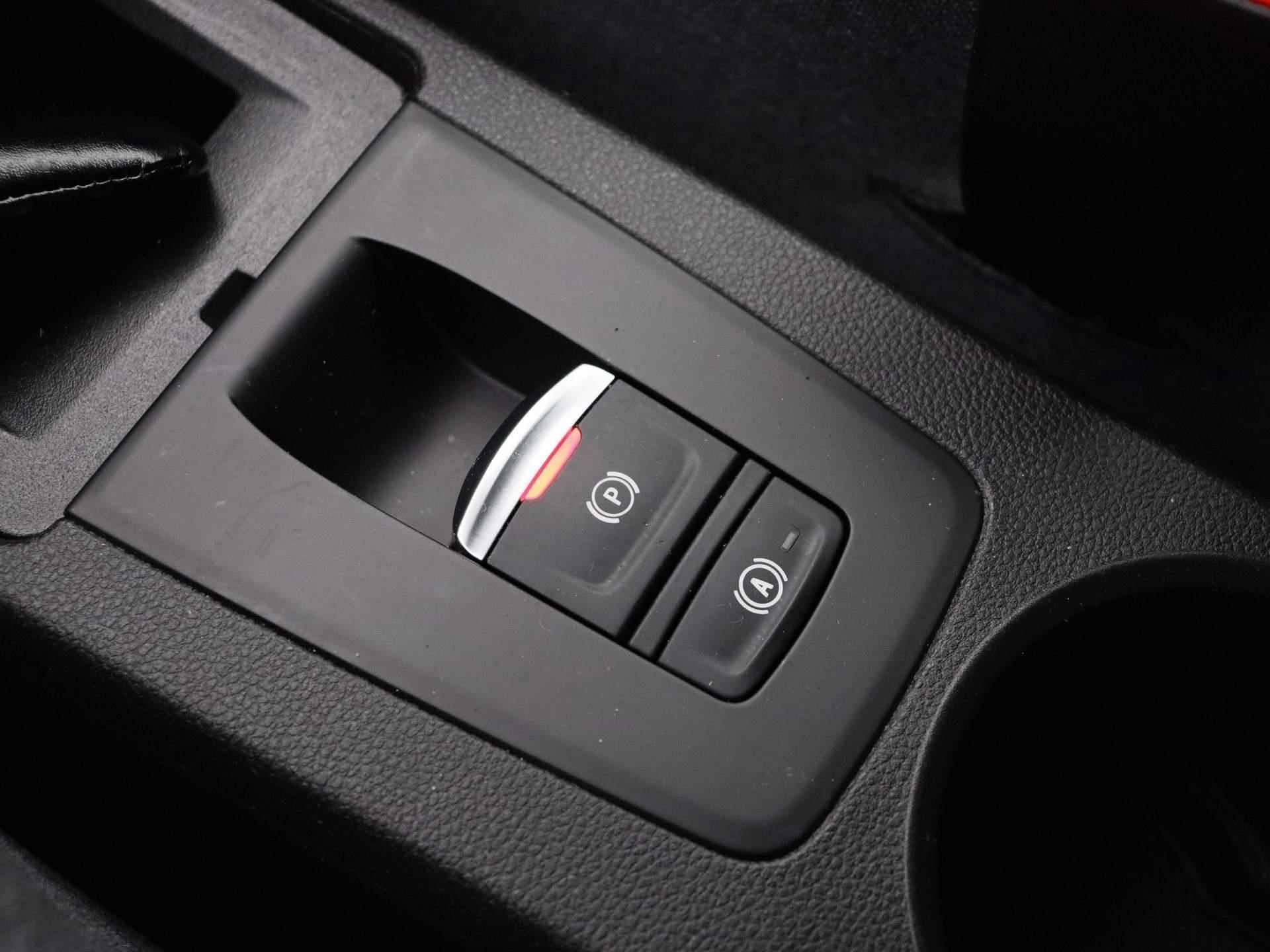 Renault ZOE R110 Intens 52 kWh Accukoop! | Navigatie | Apple & Android Carplay | Stuur & Stoelverwarming | Parkeersensoren & Camera | Climate Control | Keyless Entry | Automatische Verlichting & Regensensoren | - 21/36