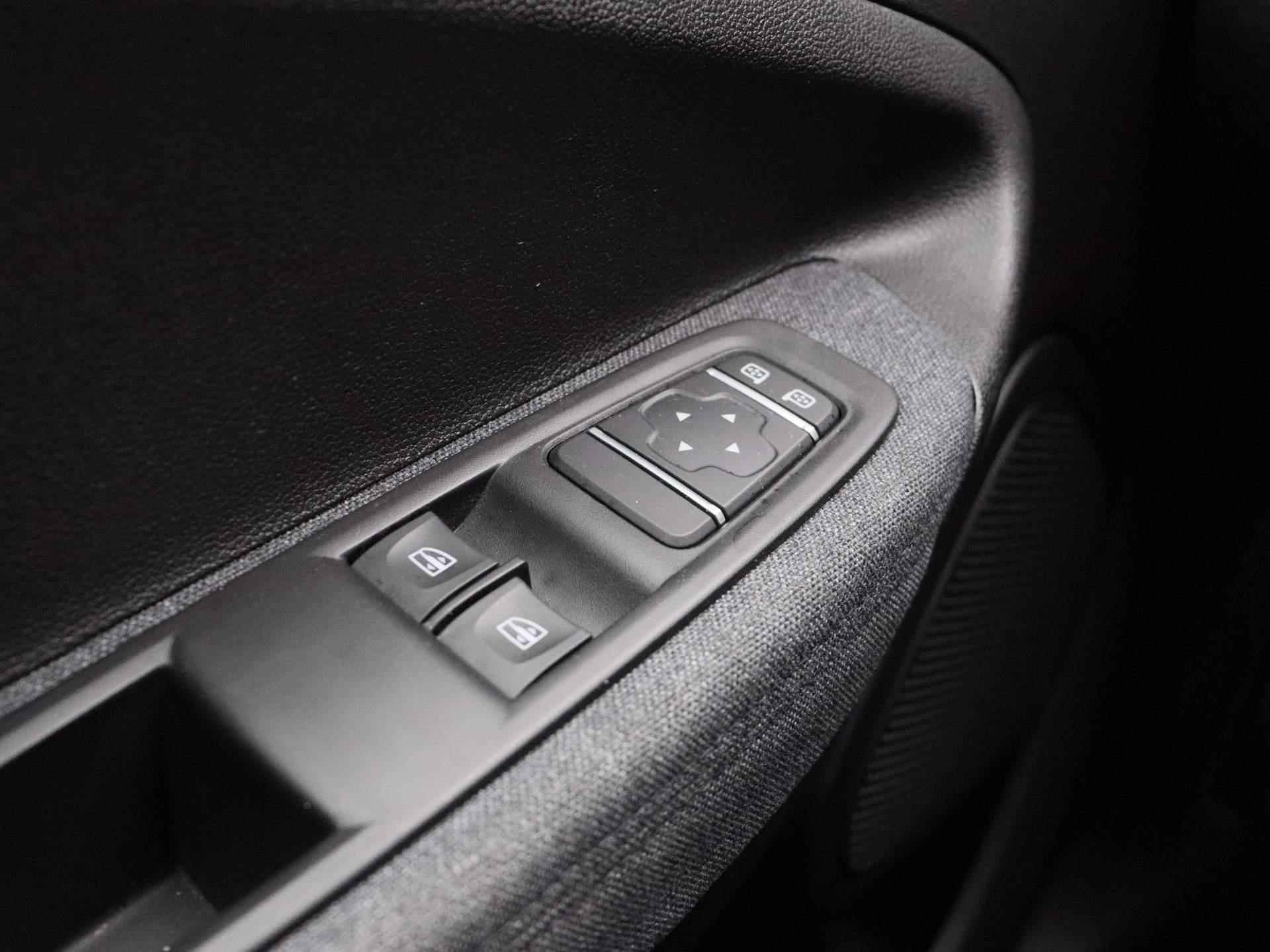 Renault ZOE R110 Intens 52 kWh Accukoop! | Navigatie | Apple & Android Carplay | Stuur & Stoelverwarming | Parkeersensoren & Camera | Climate Control | Keyless Entry | Automatische Verlichting & Regensensoren | - 26/36