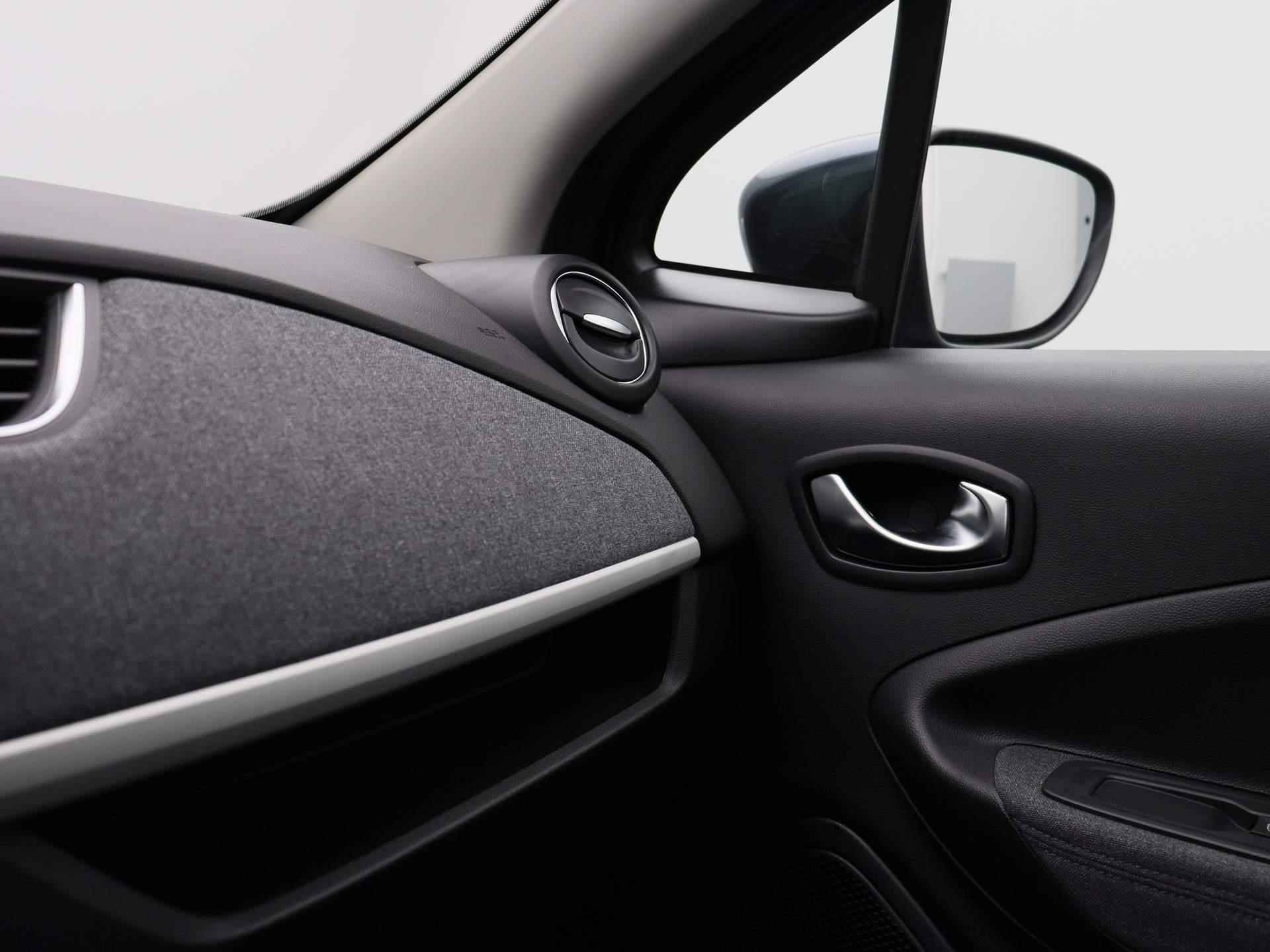 Renault ZOE R110 Intens 52 kWh Accukoop! | Navigatie | Apple & Android Carplay | Stuur & Stoelverwarming | Parkeersensoren & Camera | Climate Control | Keyless Entry | Automatische Verlichting & Regensensoren | - 27/36