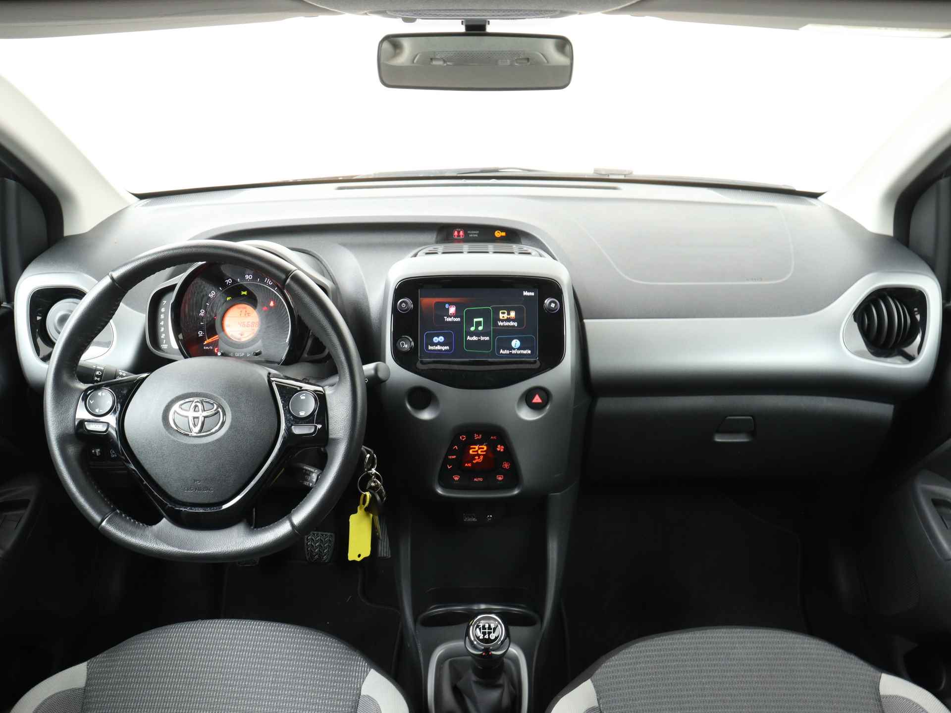 Toyota Aygo 1.0 VVT-i x-joy cabrio | Apple Carplay/Android Auto | Dealer onderhouden | - 6/43