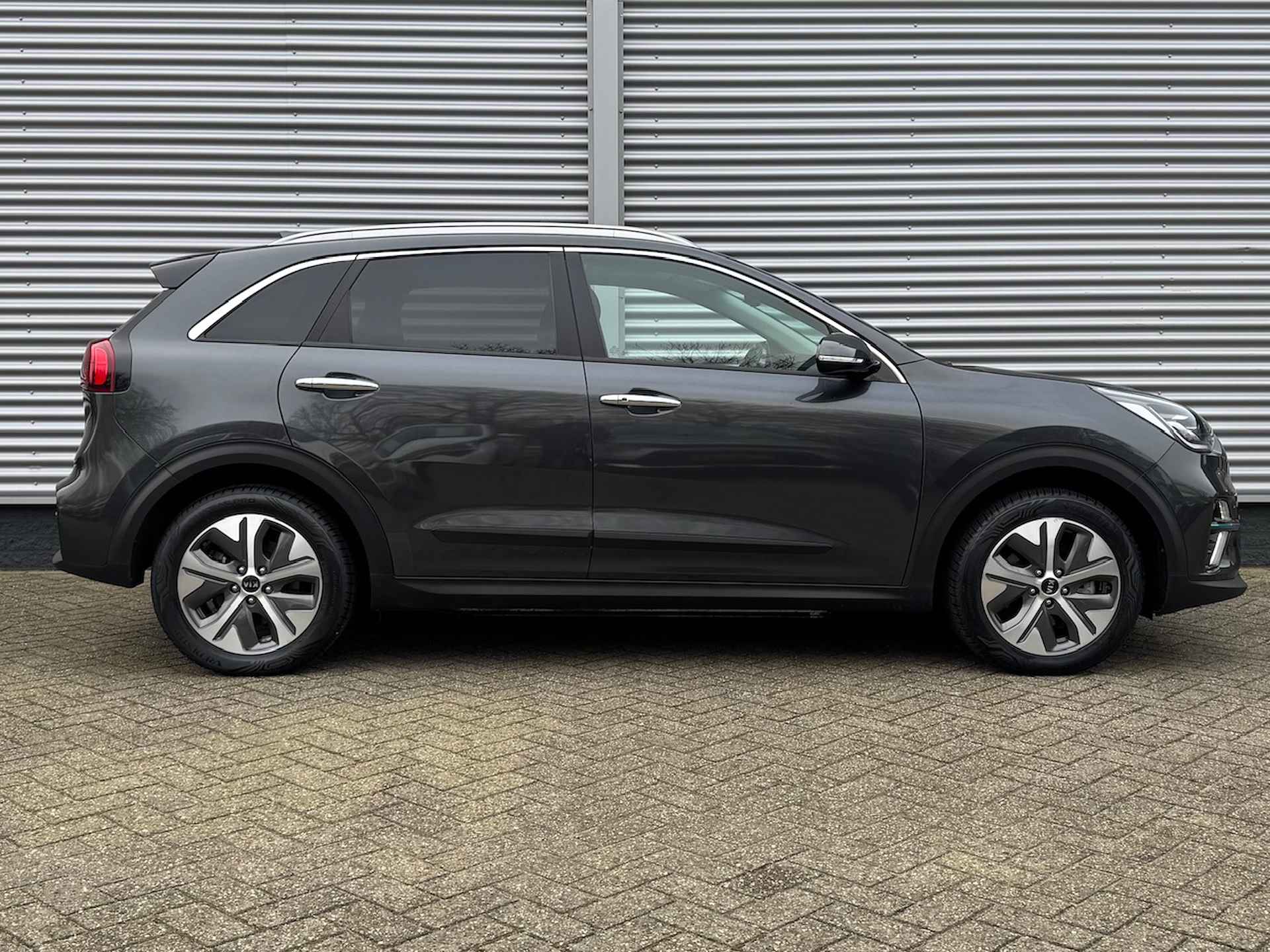 KIA e-Niro 64kWh 204pk Aut DynamicPlusLine | Schuif/Kanteldak | Trekhaak | Stoel/Stuurwielverwarming | Climate Control | Navigatie | - 6/43