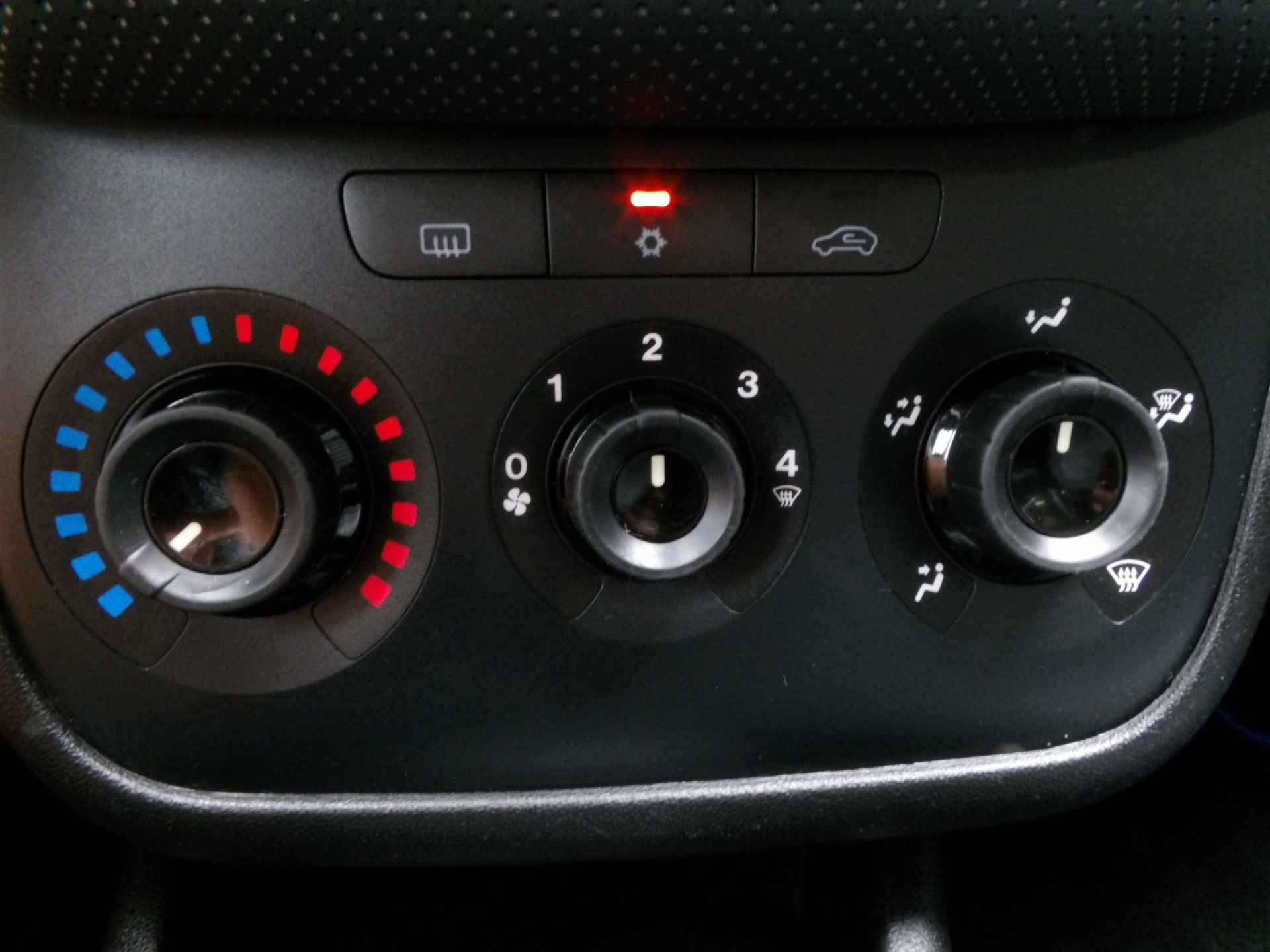 Fiat Punto Evo 1.4 Dynamic Cruise Control Airco Nieuwe APK - 6/27