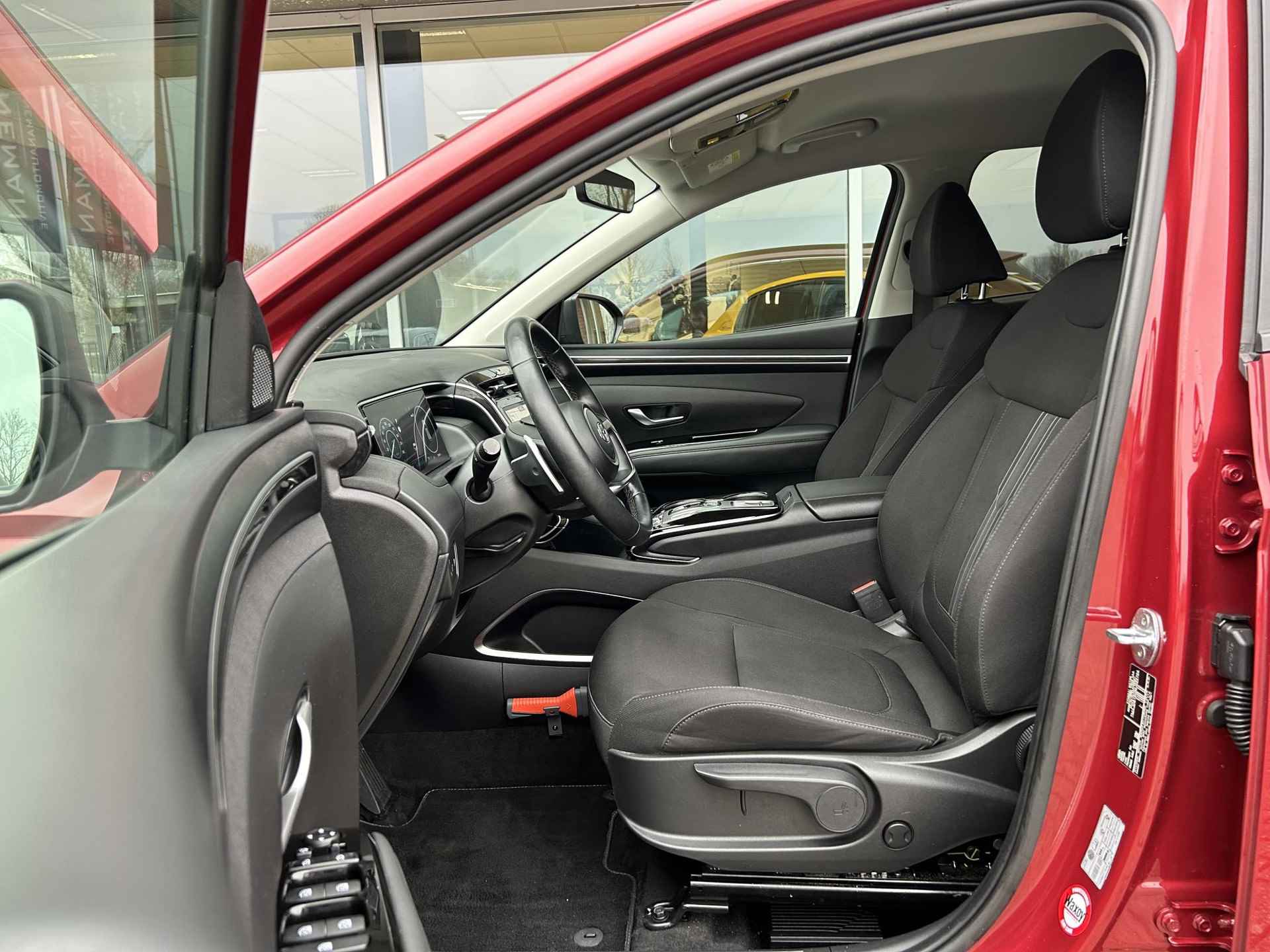 Hyundai Tucson 1.6 T-GDI MHEV Comfort Smart Automaat | Camera | Navi | Stuur-/Stoelverwarming | 17” Velgen | Clima | Key-Less | PDC | Cruise | LED | - 6/24