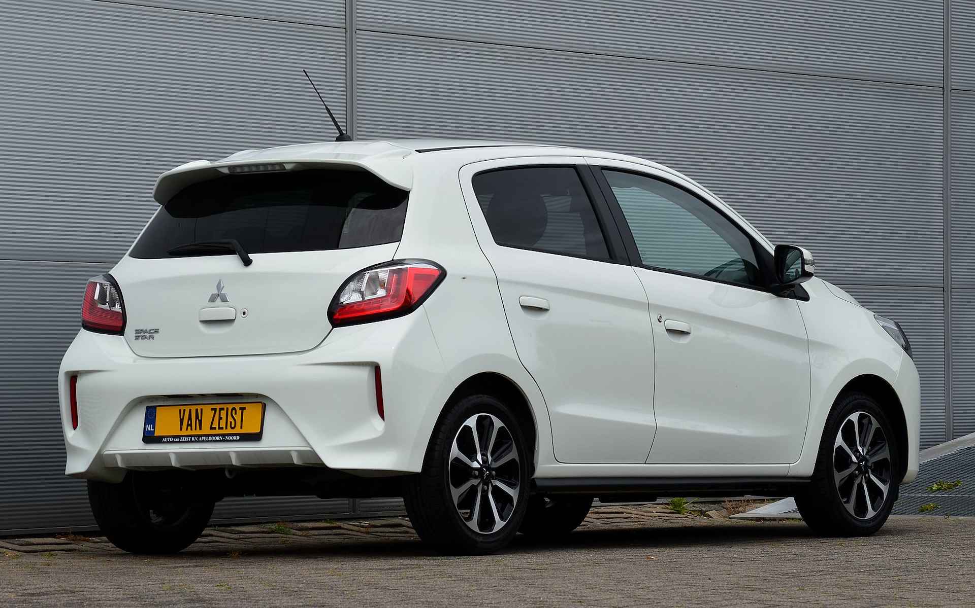 Mitsubishi Space Star 1.2 INSTYLE CLEARTEC | HOGE ZIT | KEYLESS ENTRY | NAVI | CRUISE CONTROL | 15'' VELG | FABRIEKGARANTIE TOT 27-04-2026 | ALL IN RIJKLAARPRIJS - 11/43