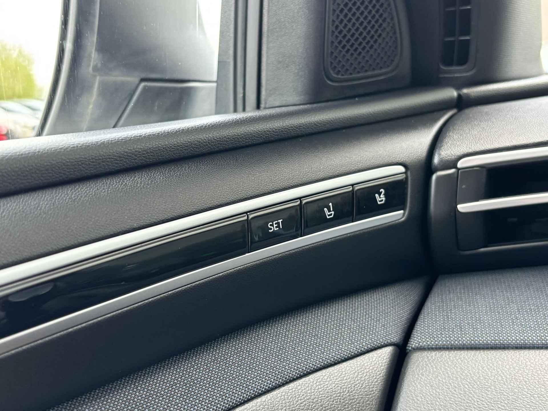 Hyundai Tucson 1.6 T-GDI HEV Premium Sky | Automaat | Navigatie | Cruise Control Adaptief | Climate Control | Parkeersensoren | Parkeercamera | 36Mnd. Garantie | Rijklaar! | - 32/34