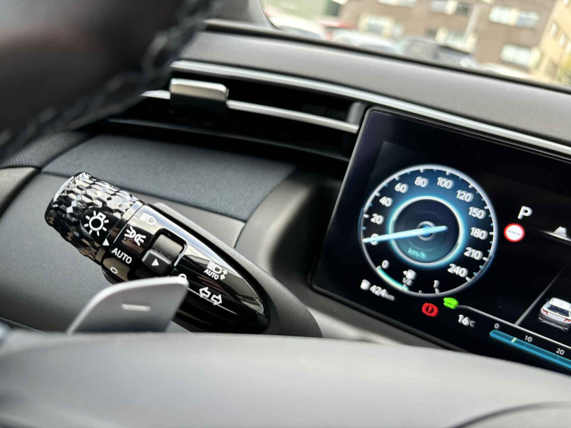 Hyundai Tucson 1.6 T-GDI HEV Premium Sky | Automaat | Navigatie | Cruise Control Adaptief | Climate Control | Parkeersensoren | Parkeercamera | 36Mnd. Garantie | Rijklaar! | - 22/34