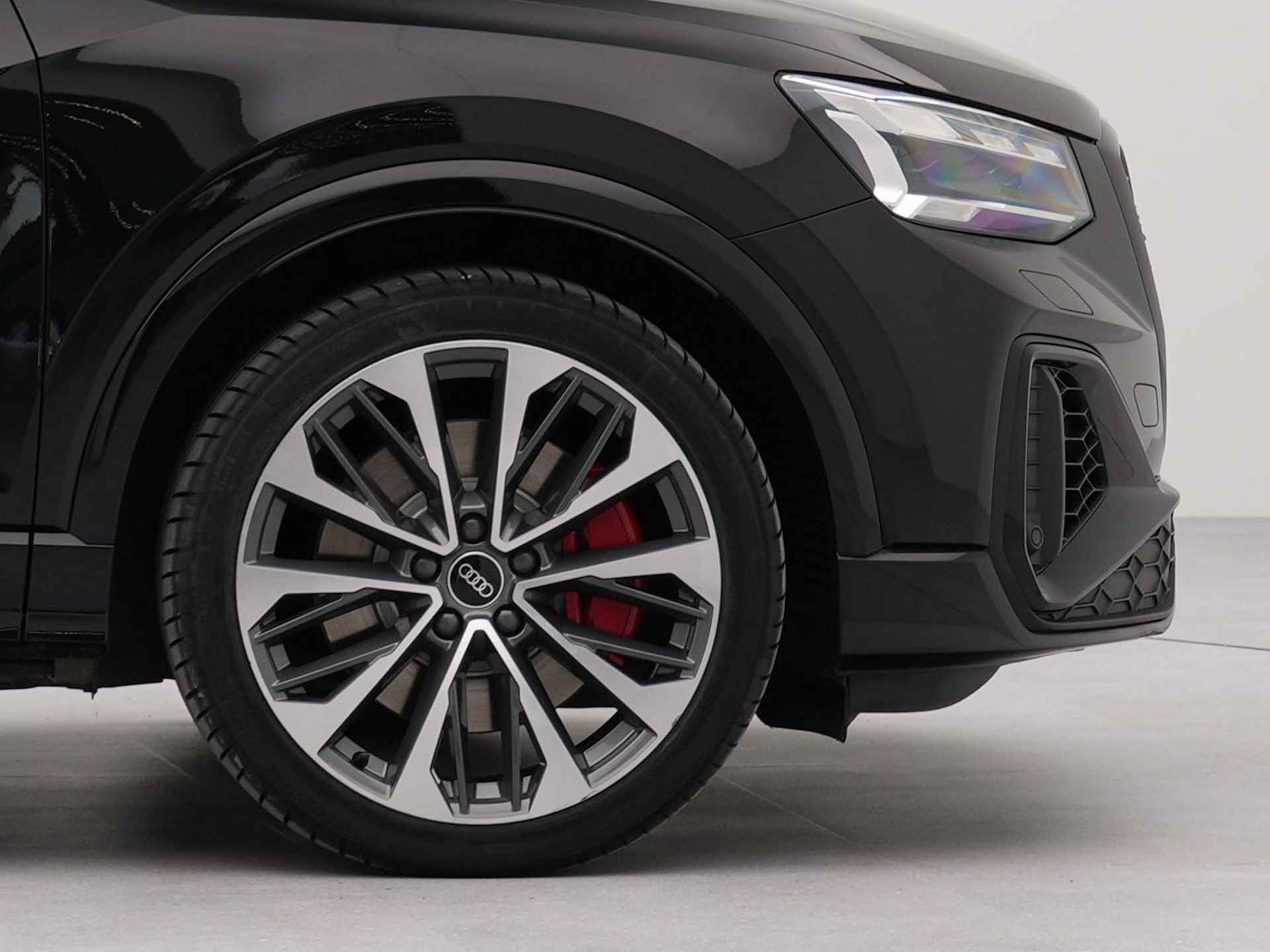 Audi SQ2  S-tronic quattro 2.0 TFSI quattro 300pk | Navigatie | Sportstoelen | Getint glas | 19" LM velgen | - 32/36