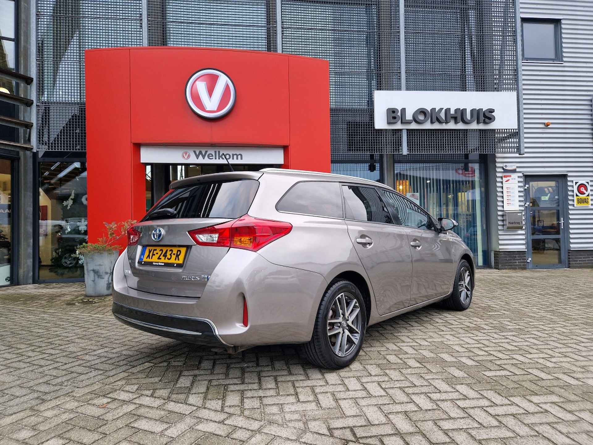 Toyota Auris Touring Sports 1.8 Hybr. Dynamic | Navi | LMV | Cruise - 2/23