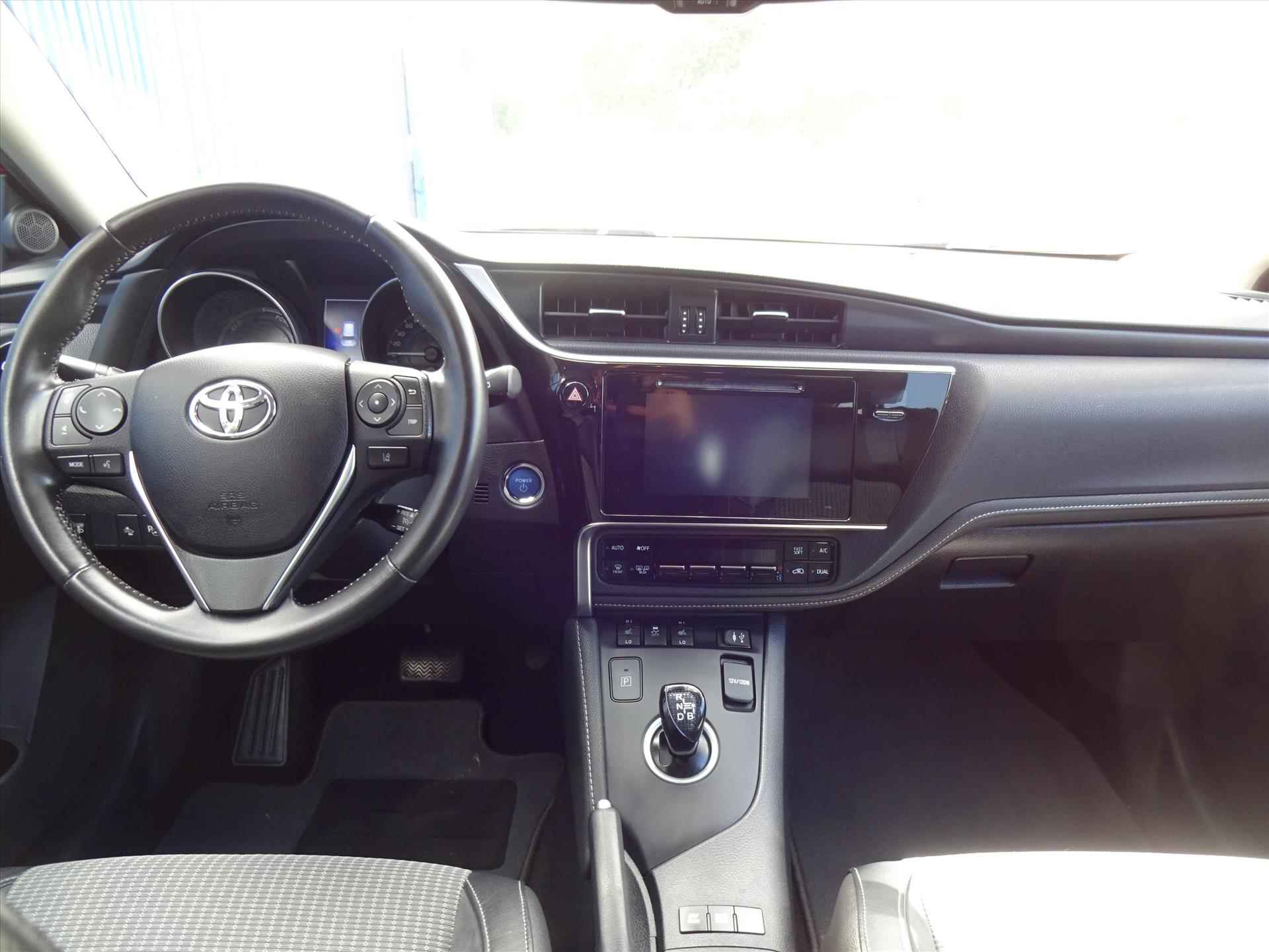 TOYOTA Auris 1.8 Hybrid 136PK Executive CVT Automaat - 10/30