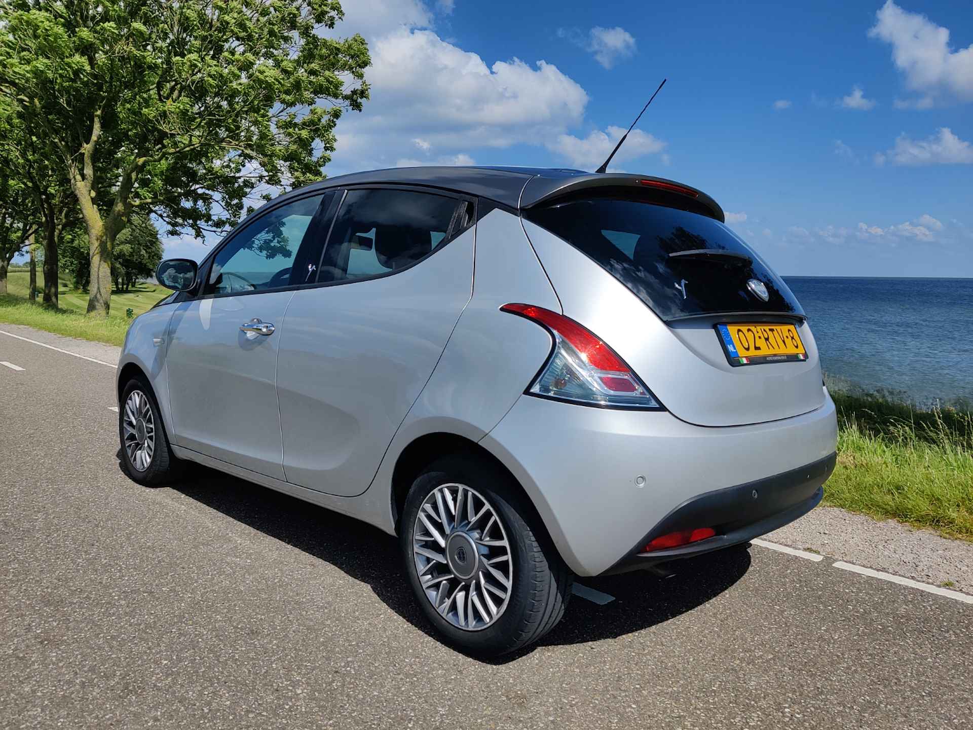 Lancia Ypsilon 0.9 TwinAir Platinum - 5/26