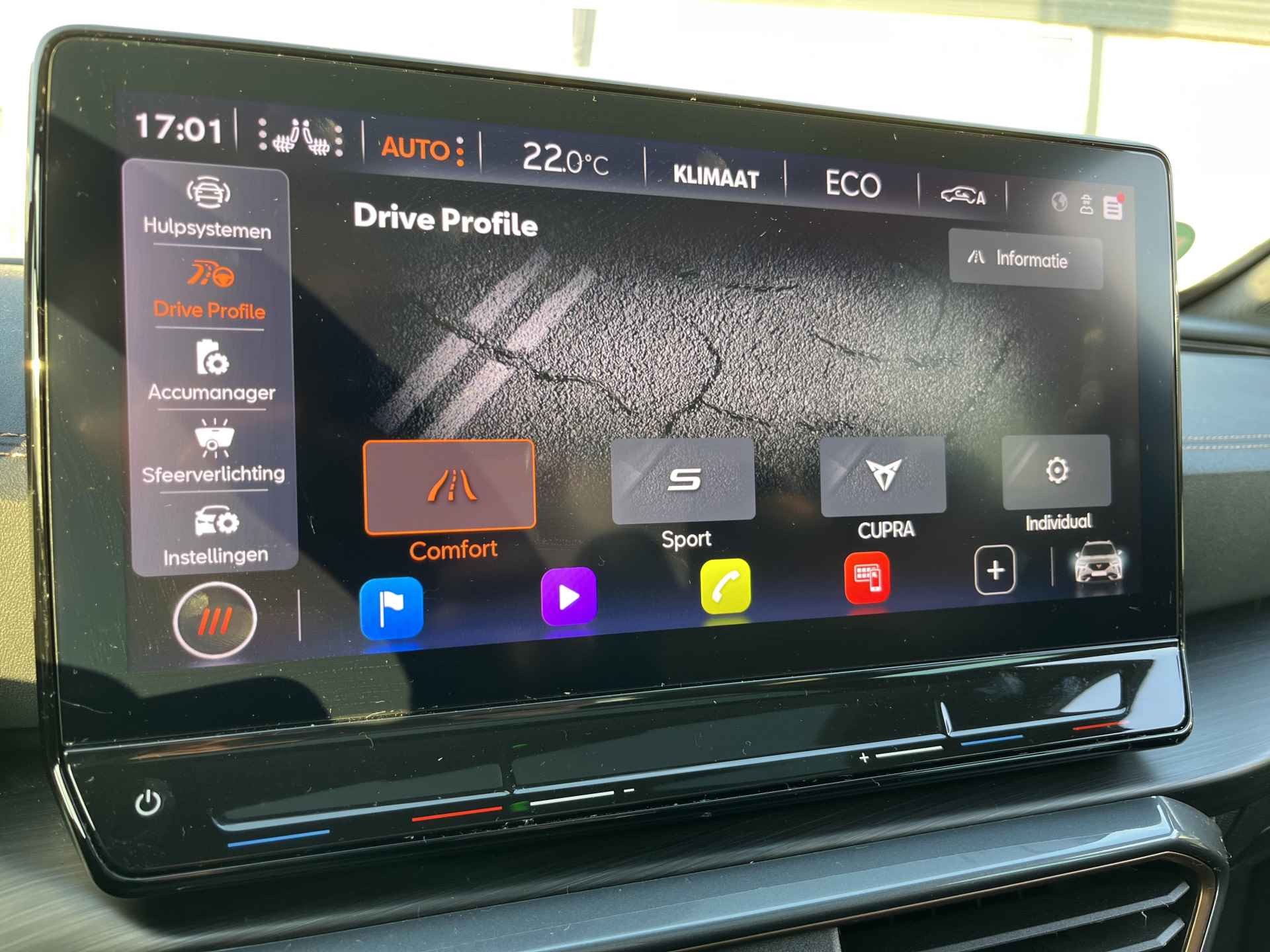 CUPRA Formentor 1.4 e-Hybrid VZ Performance / AUTOMAAT/ 245 PK/ PANO/ CAMERA/ PARK. SENSOREN/ DCC/ DODE HOEK/ KEYLESS/ STOEL-STUURVERWARM./ MATRIX/ ADAPT. CRUISE/ APP-CONNECT/ NAVI/ CLIMA/ DAB - 27/37