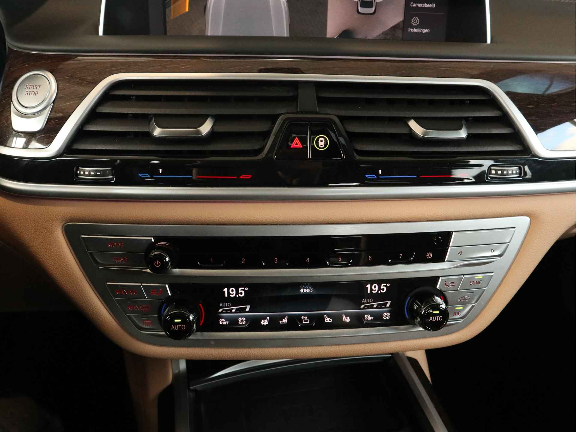 BMW 7 Serie Limousine 745Le xDrive High Executive / Harman Kardon / Panoramadak - 17/36