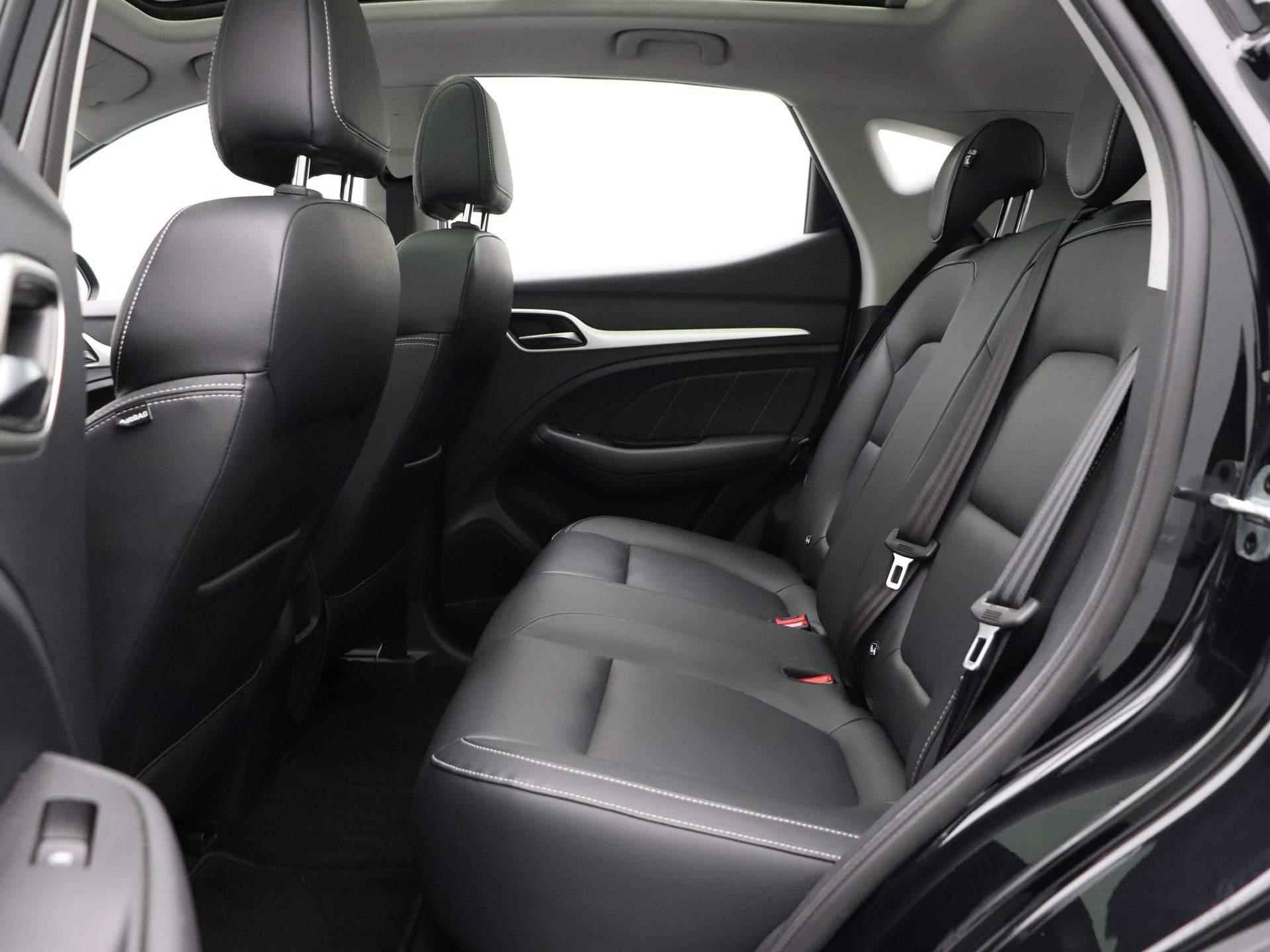 MG ZS EV Luxury 45 kWh | Schuifdak | Leder | Navigatie | Camera | Airco | Parkeersensoren | - 12/40