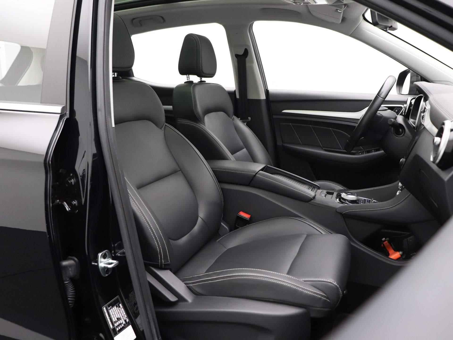 MG ZS EV Luxury 45 kWh | Schuifdak | Leder | Navigatie | Camera | Airco | Parkeersensoren | - 30/40