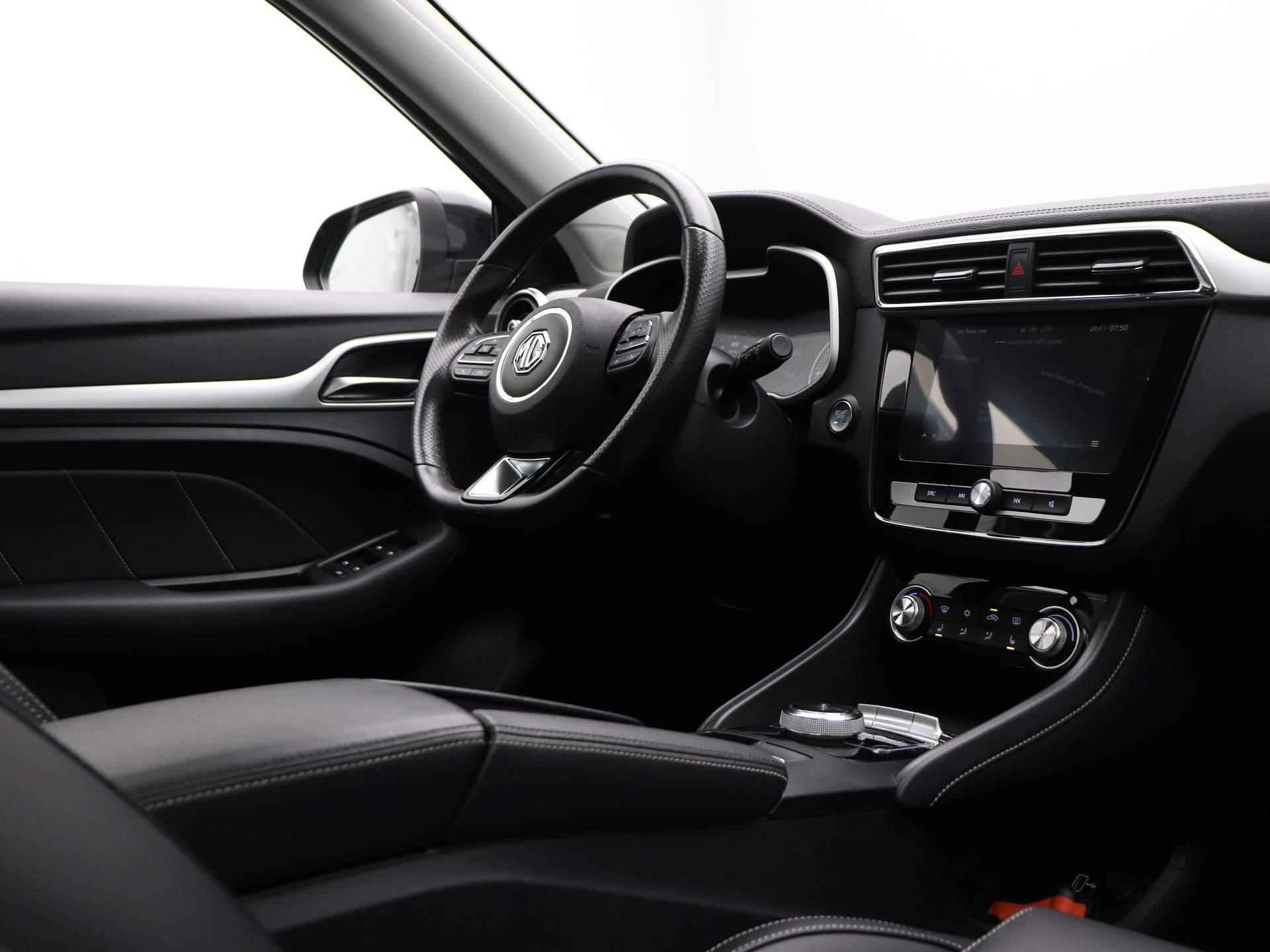MG ZS EV Luxury 45 kWh | Schuifdak | Leder | Navigatie | Camera | Airco | Parkeersensoren | - 31/40