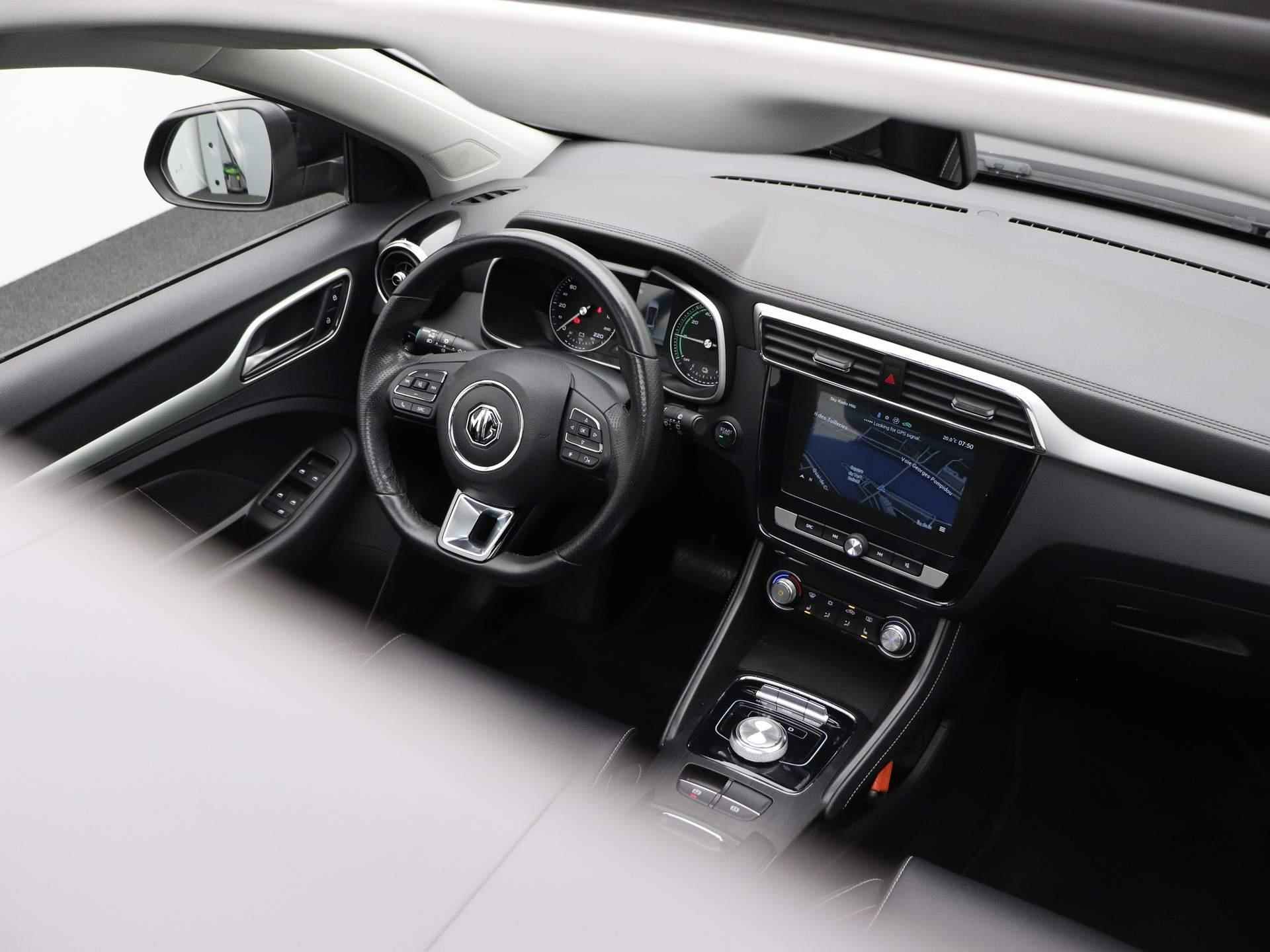 MG ZS EV Luxury 45 kWh | Schuifdak | Leder | Navigatie | Camera | Airco | Parkeersensoren | - 33/40