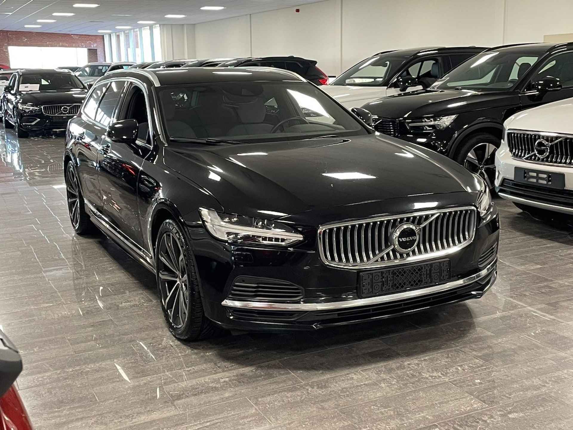 Volvo V90 T6 AWD Recharge Inscription | Harman Kardon | Adaptieve Cruise Control | Stoel en stuurwielverwarming | Full LED Meesturende kop - 2/35