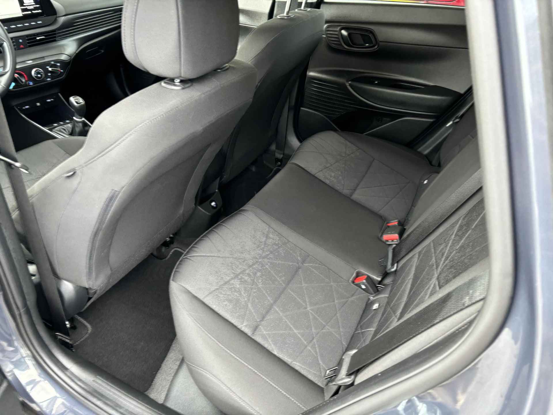 Hyundai Bayon 1.0 T-GDI Comfort Smart | Navigatie | Cruise Control | Climate Control | Parkeersensoren | Parkeercamera | 36Mnd. Garantie | Rijklaar! | - 13/30