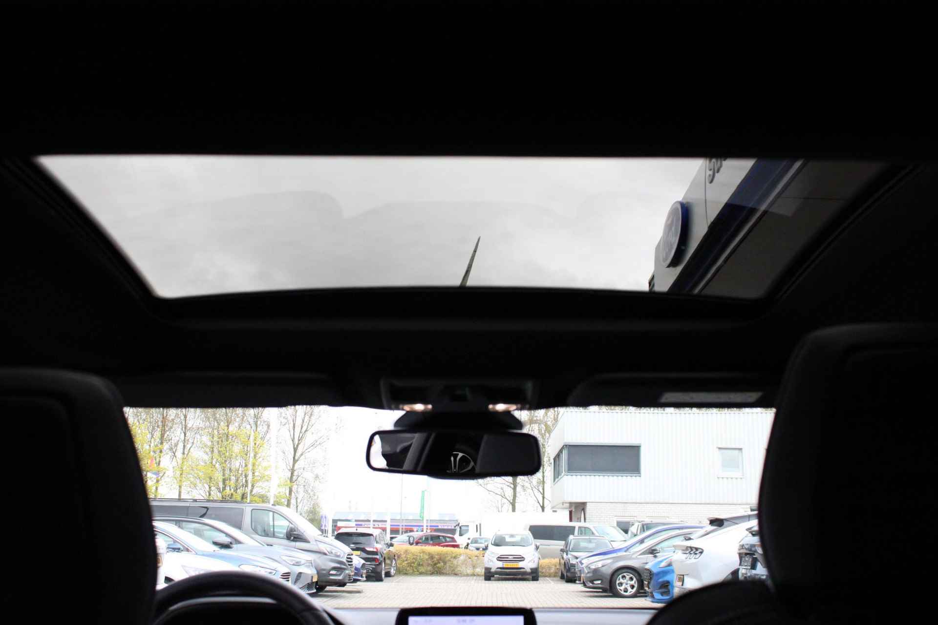 Ford Fiesta ST-3 200pk | Winterpack | Achteruitrijcamera | Parkeersensor achter | Panorama dak - 17/17