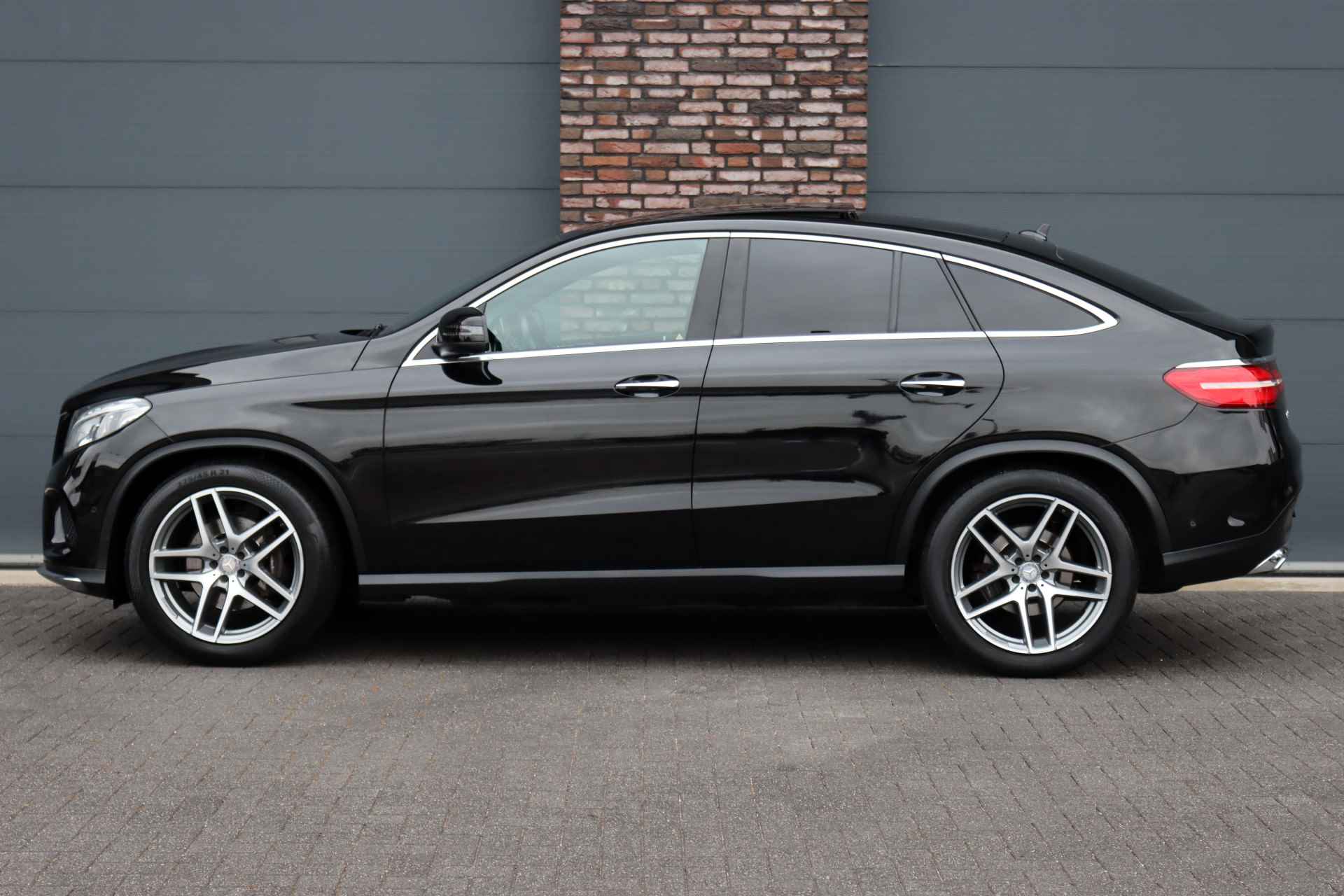 Mercedes-Benz GLE Coupé 350 d 4MATIC AMG Line Aut9 | Luchtvering | Distronic+ | Panoramadak | Trekhaak | Harman&Kardon | Nappa Leder | Memory | Stoelverwarming | Keyless Go | - 10/38