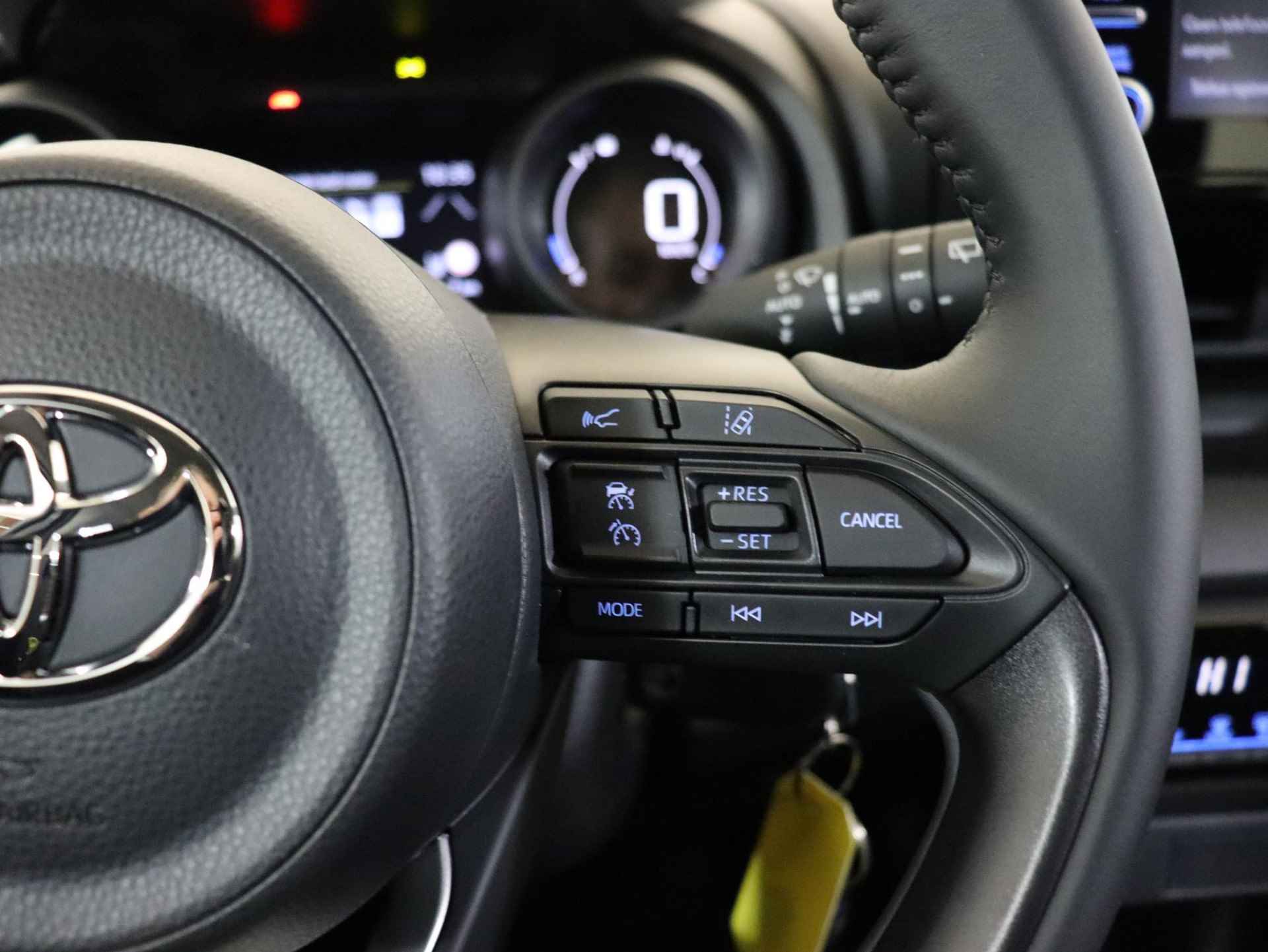 Toyota Yaris 1.5 Hybrid Dynamic Limited, Apple carplay, Android auto, Lm velgen, Bumperbeschermstrip - 22/32