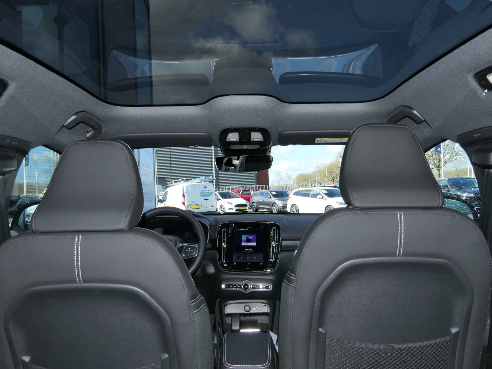 Volvo C40 Recharge Twin Ultimate 408 pk | Panoramadak l 360 graden camera l AWD l Elek.stoelen - 45/49