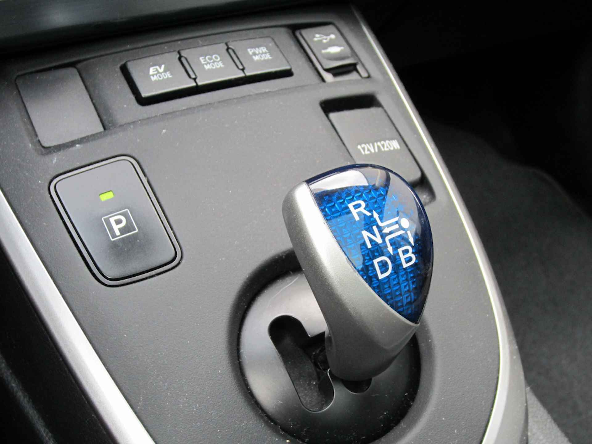 Toyota Auris Touring Sports 1.8 Hybrid Lease+ Navi PDC Panoramadak Stoelverwarming - 20/26