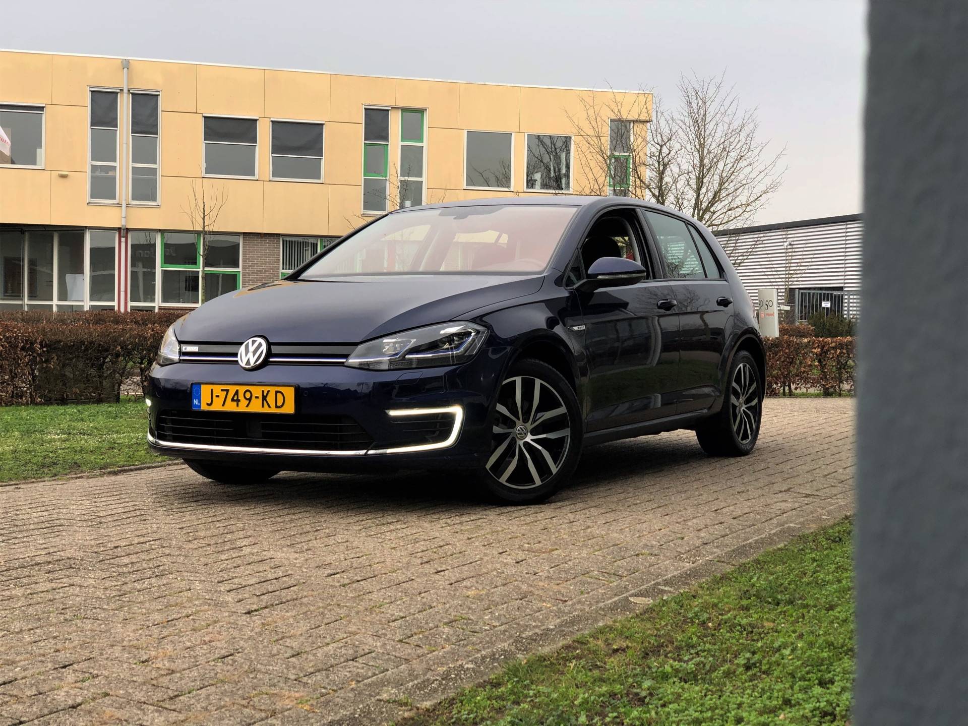 Volkswagen e-Golf E-DITION 136 pk | € 2000 Subsidie | 17" |  Warmtepomp | Virtual Cockpit | Winter - 10/34