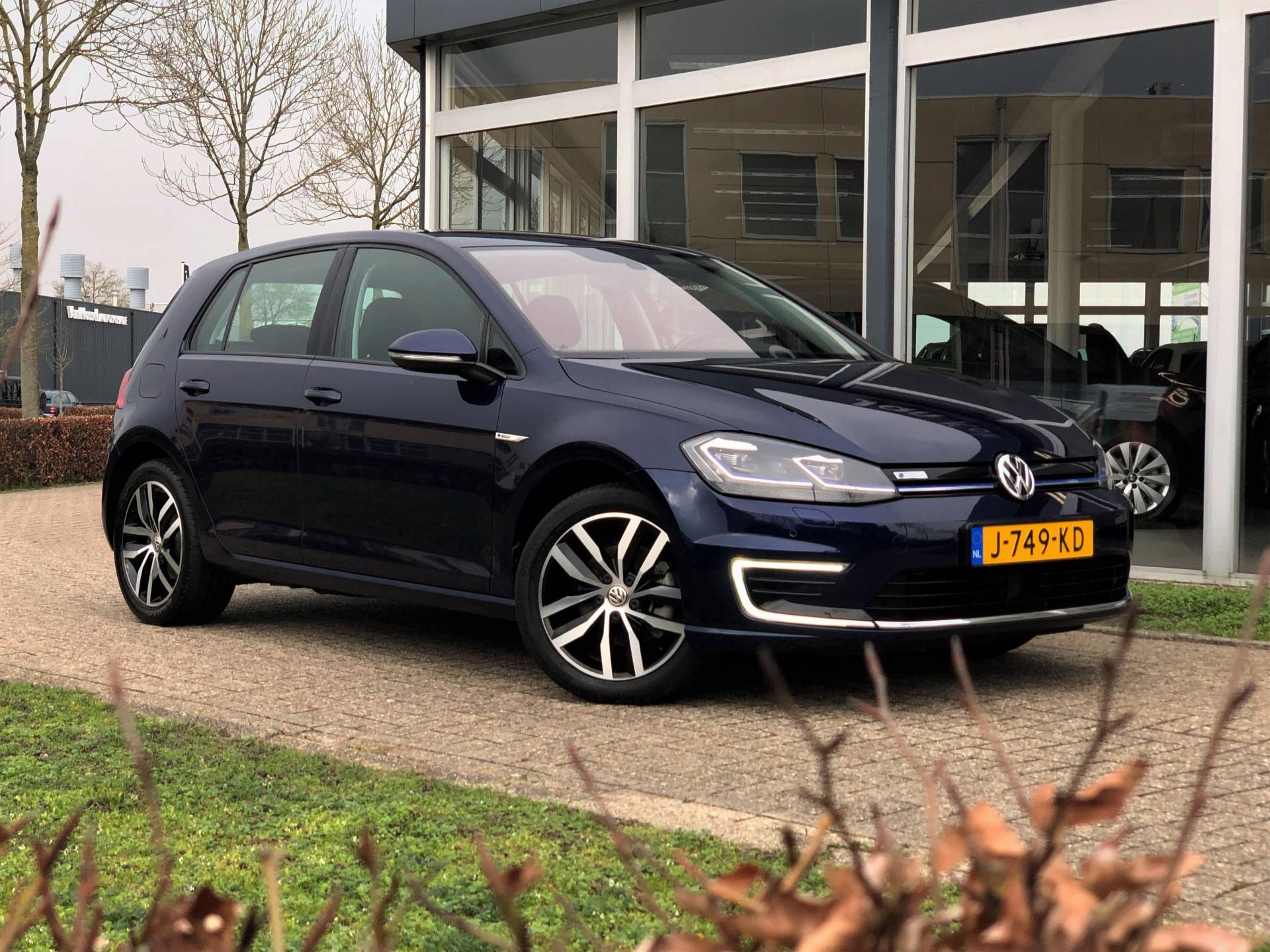 Volkswagen e-Golf E-DITION 136 pk | € 2000 Subsidie | 17" |  Warmtepomp | Virtual Cockpit | Winter - 6/34
