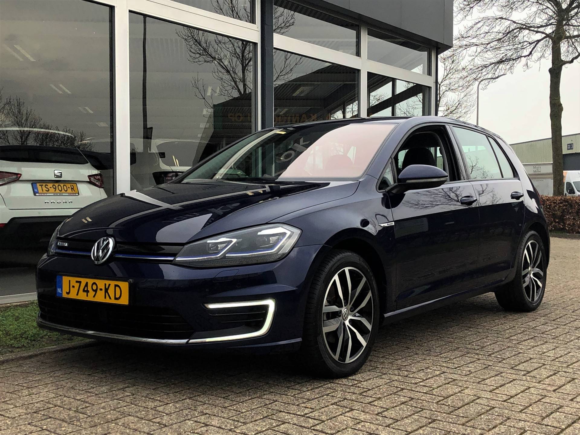 Volkswagen e-Golf E-DITION 136 pk | € 2000 Subsidie | 17" |  Warmtepomp | Virtual Cockpit | Winter - 19/34