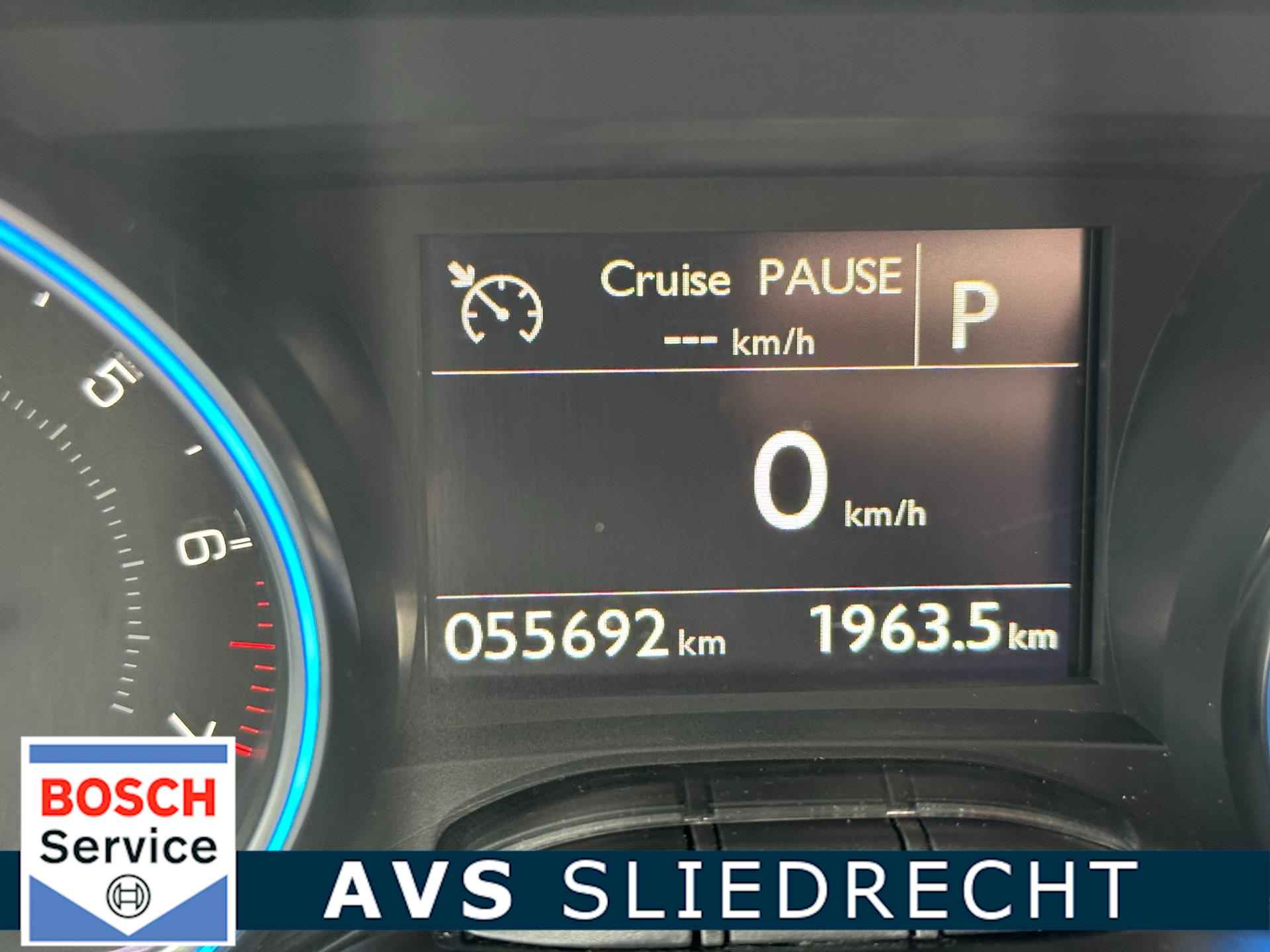 Peugeot 2008 1.2 PureTech Allure / Automaat / Parkeer assistent / Panorama / Climate - 5/39