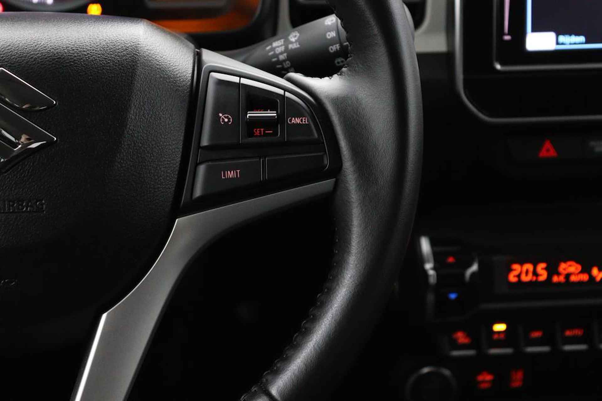 Suzuki Ignis 1.2 Smart Hybrid Style | Cruise Control | Navigatie | Stoelverwarming | Climate Control | Keyless Entry | - 19/52