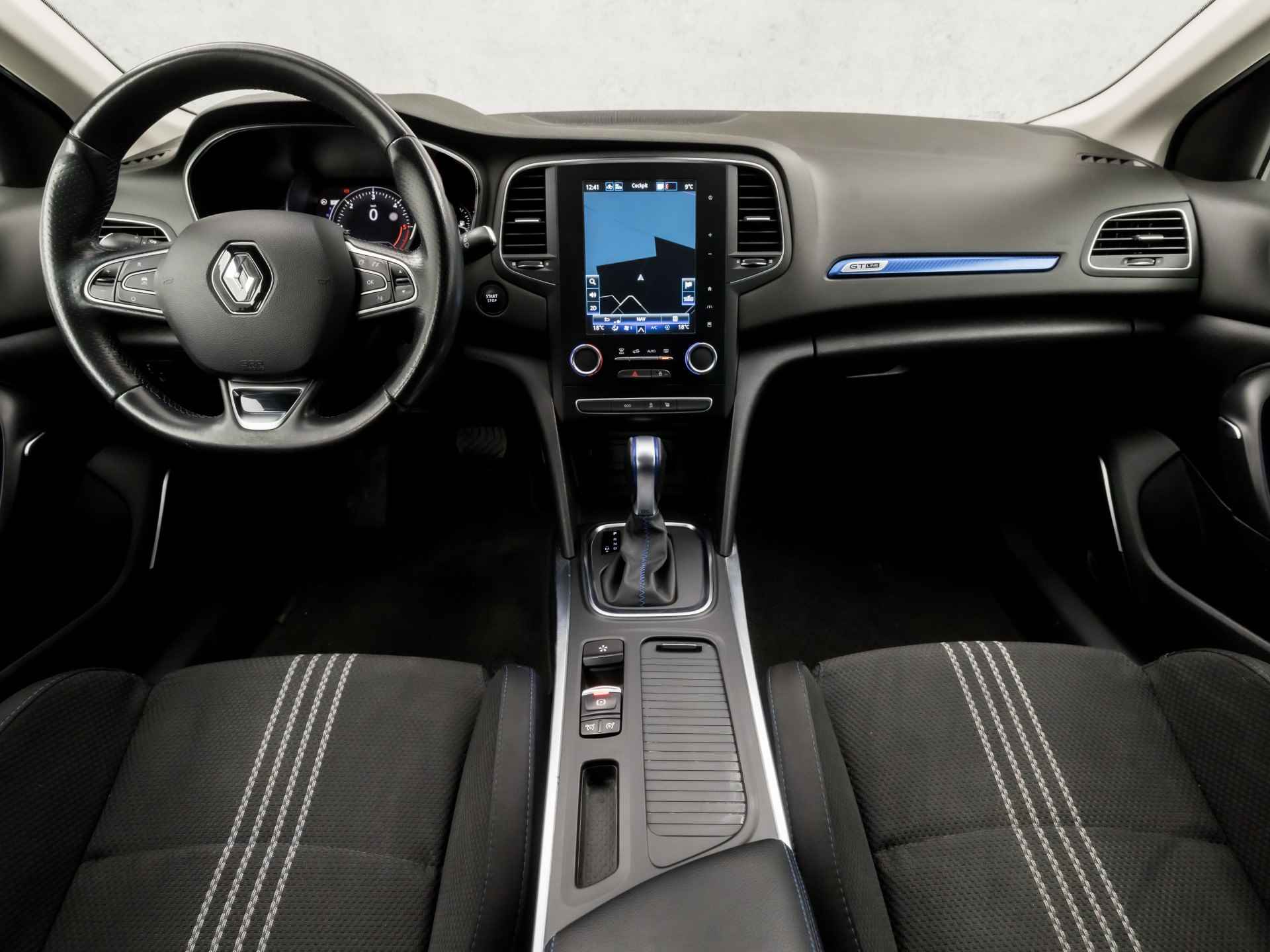 Renault Mégane 1.5 dCi GT-Line Automaat (GROOT NAVI, APPLE CARPLAY, CAMERA, KEYLESS START, CRUISE, CLIMATE, LED, SPORTSTOELEN, LM VELGEN, PARKEERSENSOREN, NIEUWE APK, NIEUWSTAAT) - 6/39