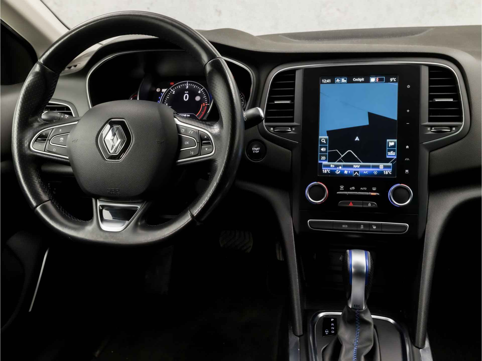 Renault Mégane 1.5 dCi GT-Line Automaat (GROOT NAVI, APPLE CARPLAY, CAMERA, KEYLESS START, CRUISE, CLIMATE, LED, SPORTSTOELEN, LM VELGEN, PARKEERSENSOREN, NIEUWE APK, NIEUWSTAAT) - 7/39