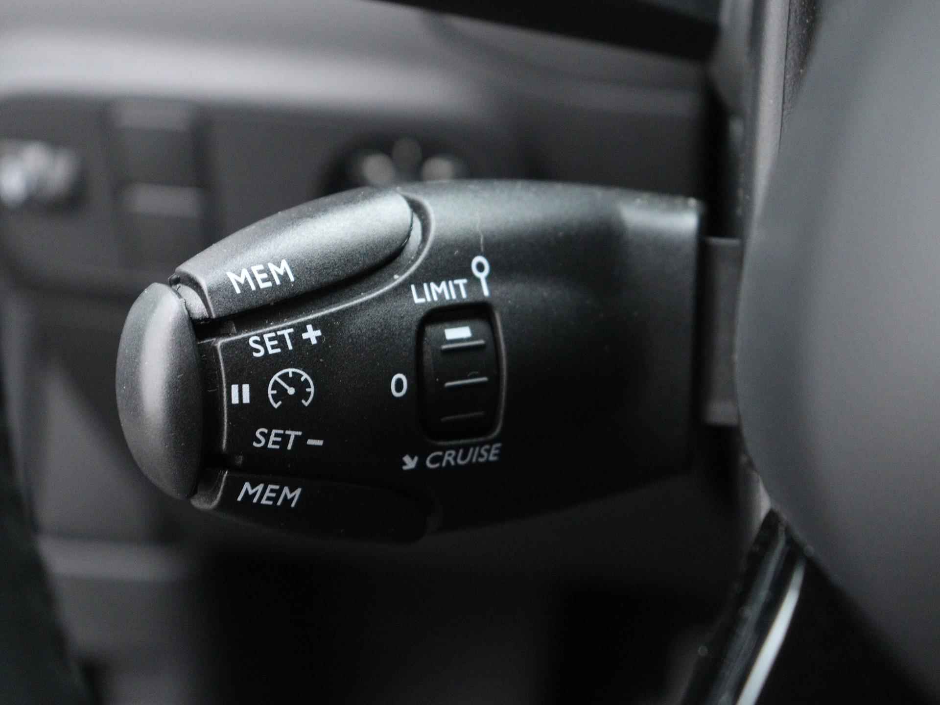Citroen C3 Feel Edition 83pk | Navigatie | Achteruitrijcamera | Climate Control | Cruise Control | Led koplampen | Armsteun | Apple Carplay / Android Auto | DAB+ radio | Bluetooth | Donker getint glas | Afwijkende dakkleur | 16" lichtmetalen velgen | - 20/35