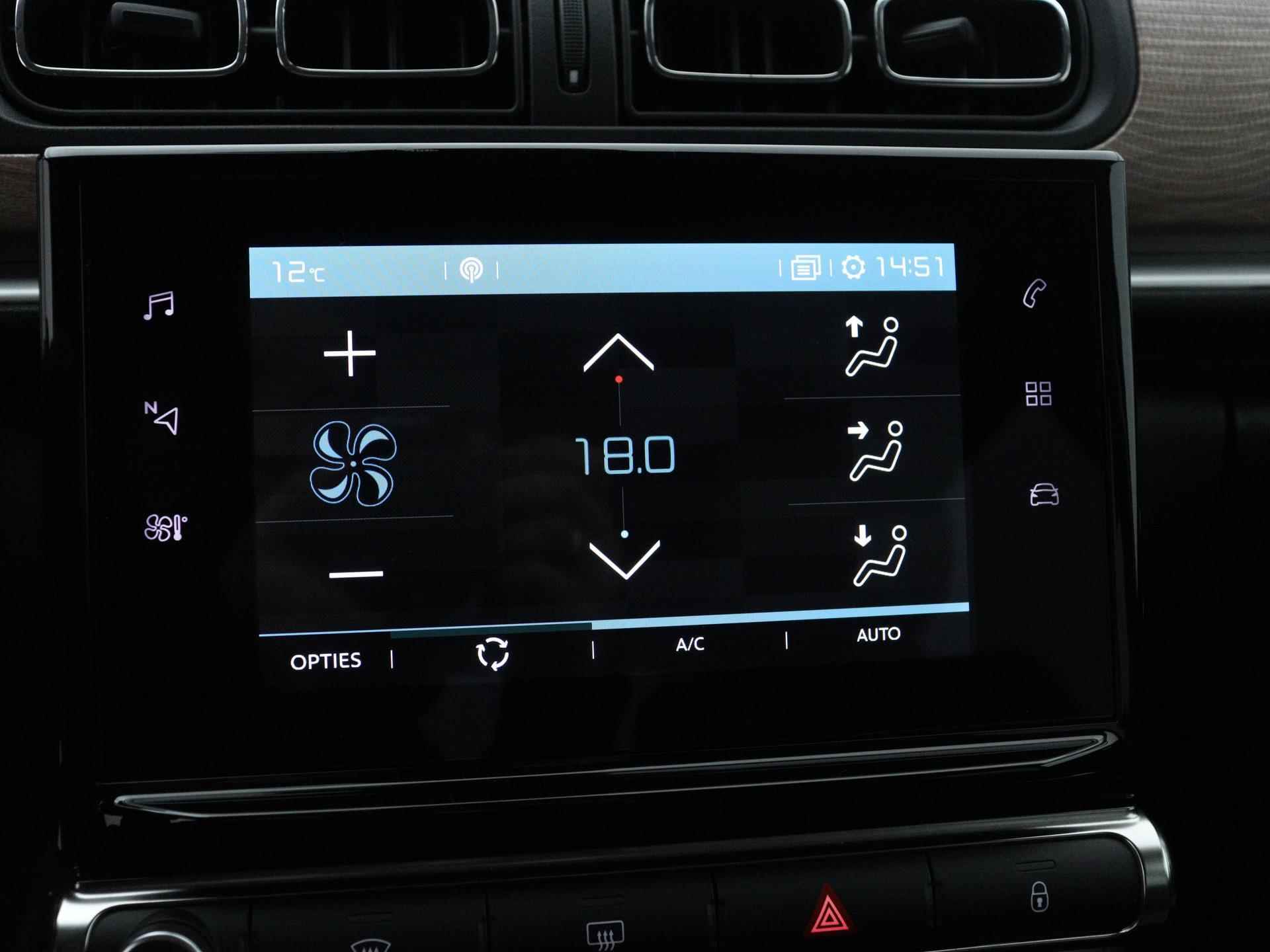 Citroen C3 Feel Edition 83pk | Navigatie | Achteruitrijcamera | Climate Control | Cruise Control | Led koplampen | Armsteun | Apple Carplay / Android Auto | DAB+ radio | Bluetooth | Donker getint glas | Afwijkende dakkleur | 16" lichtmetalen velgen | - 23/35