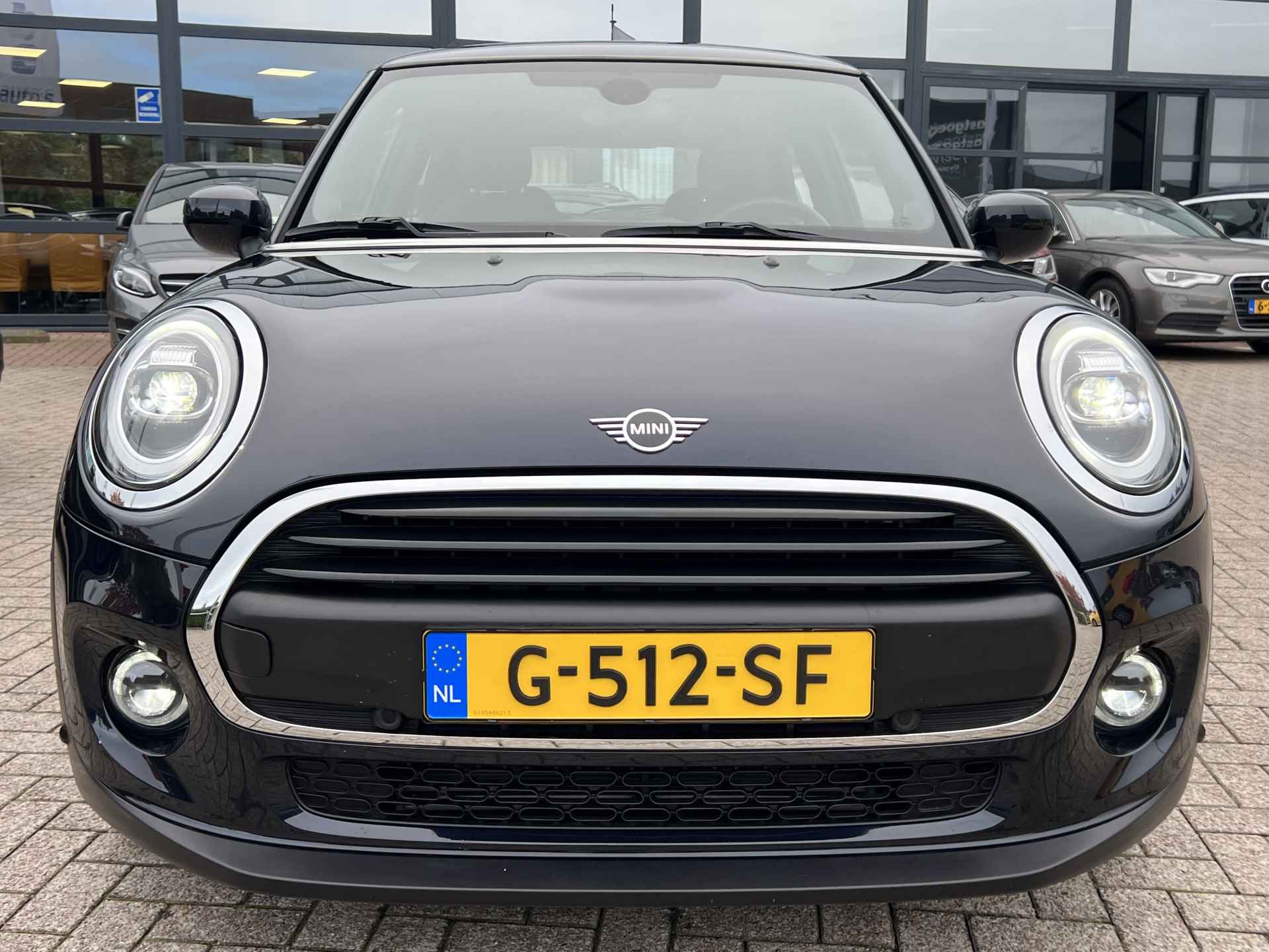 MINI Mini 1.5 One 102 pk Serious Business Navigatie Prof Led Koplampen Camera Parkeersensoren v+a  Clima + Cruise Control Harman Kardon Audio Carplay Keyless Entry NL Auto 1e Eigenaar - 8/43