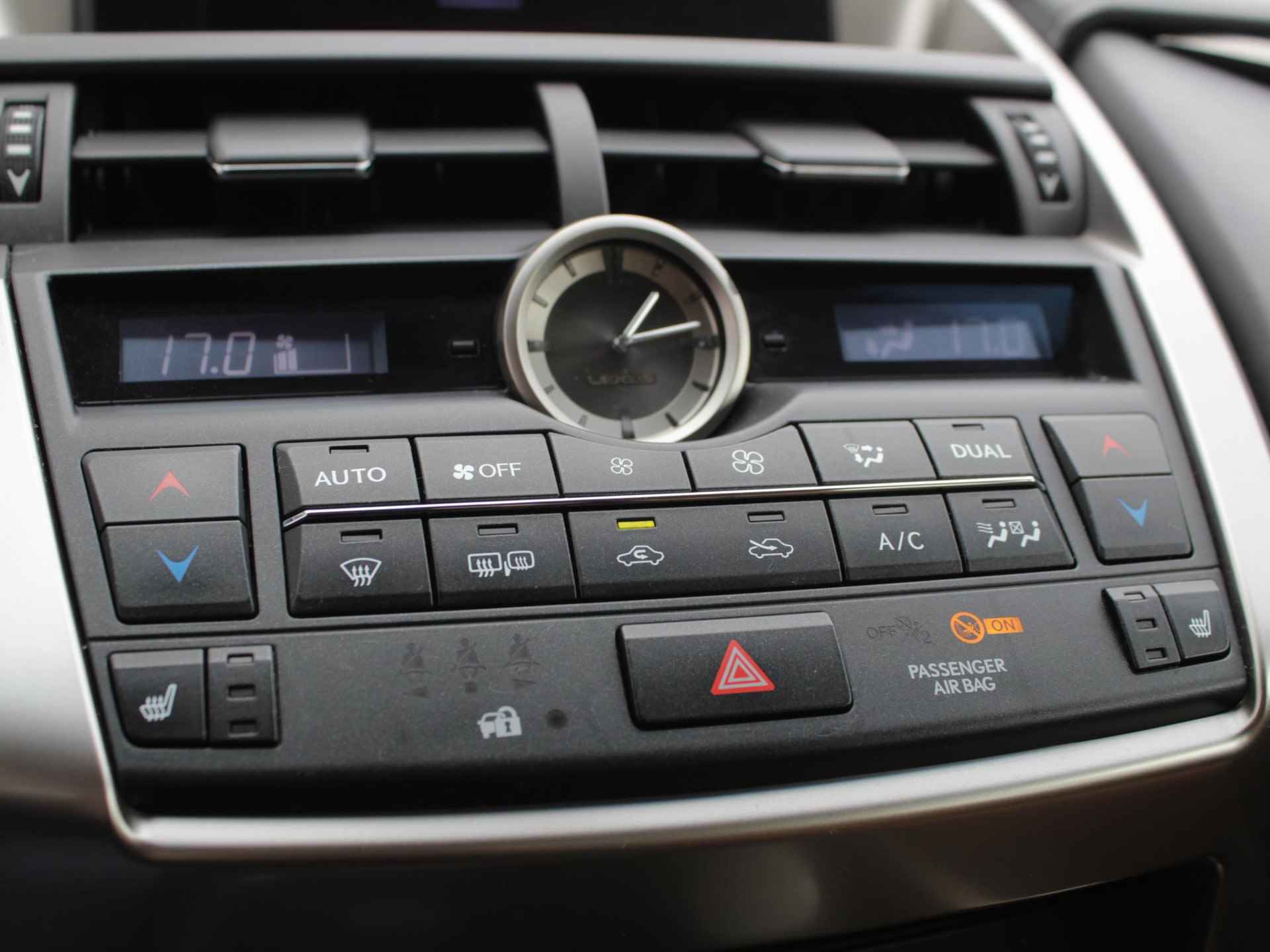 Lexus NX 300h Business Line Automaat | Navi | Camera | Leder | Clima | Lm-Velgen - 14/25