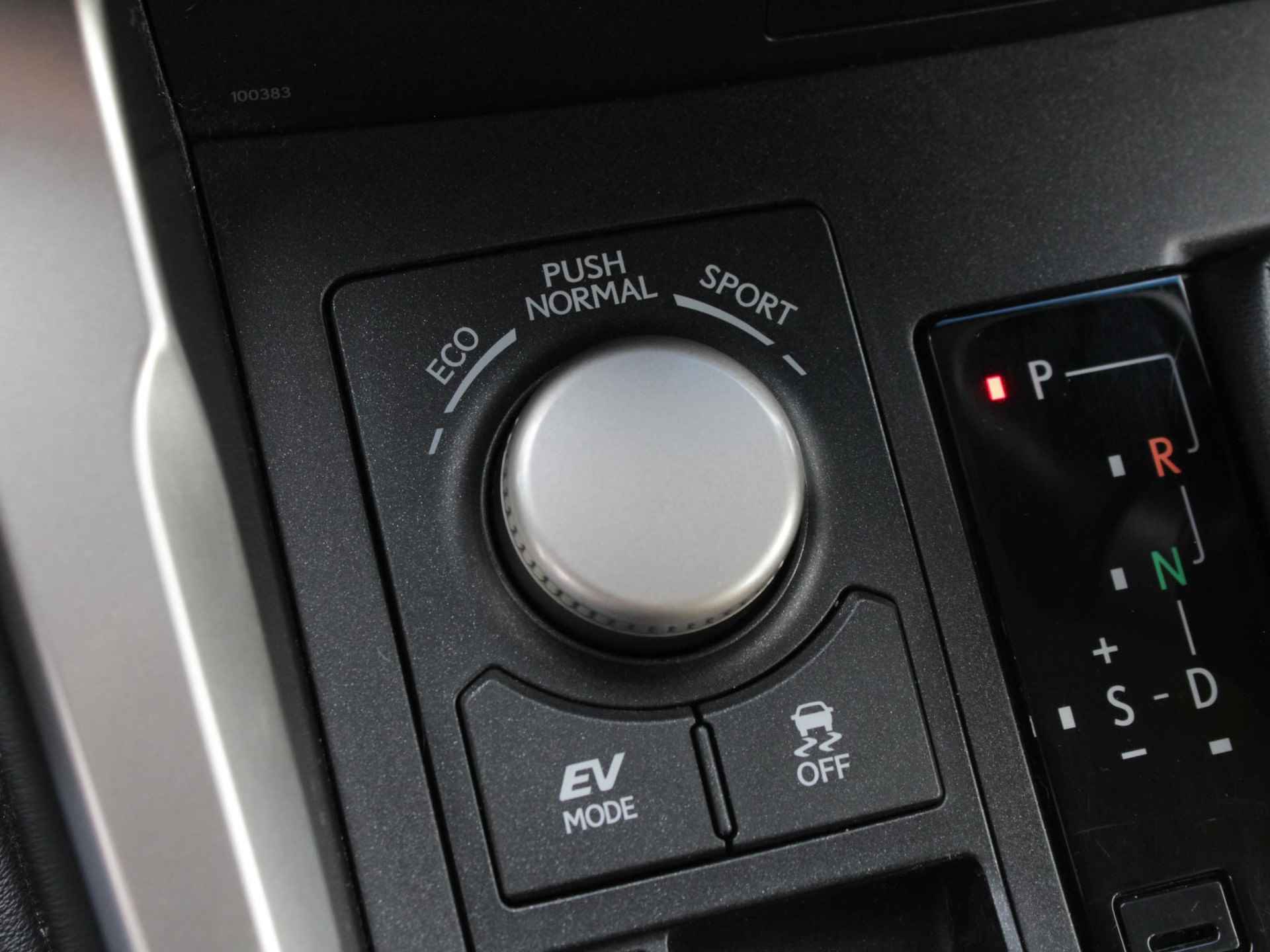Lexus NX 300h Business Line Automaat | Navi | Camera | Leder | Clima | Lm-Velgen - 16/25