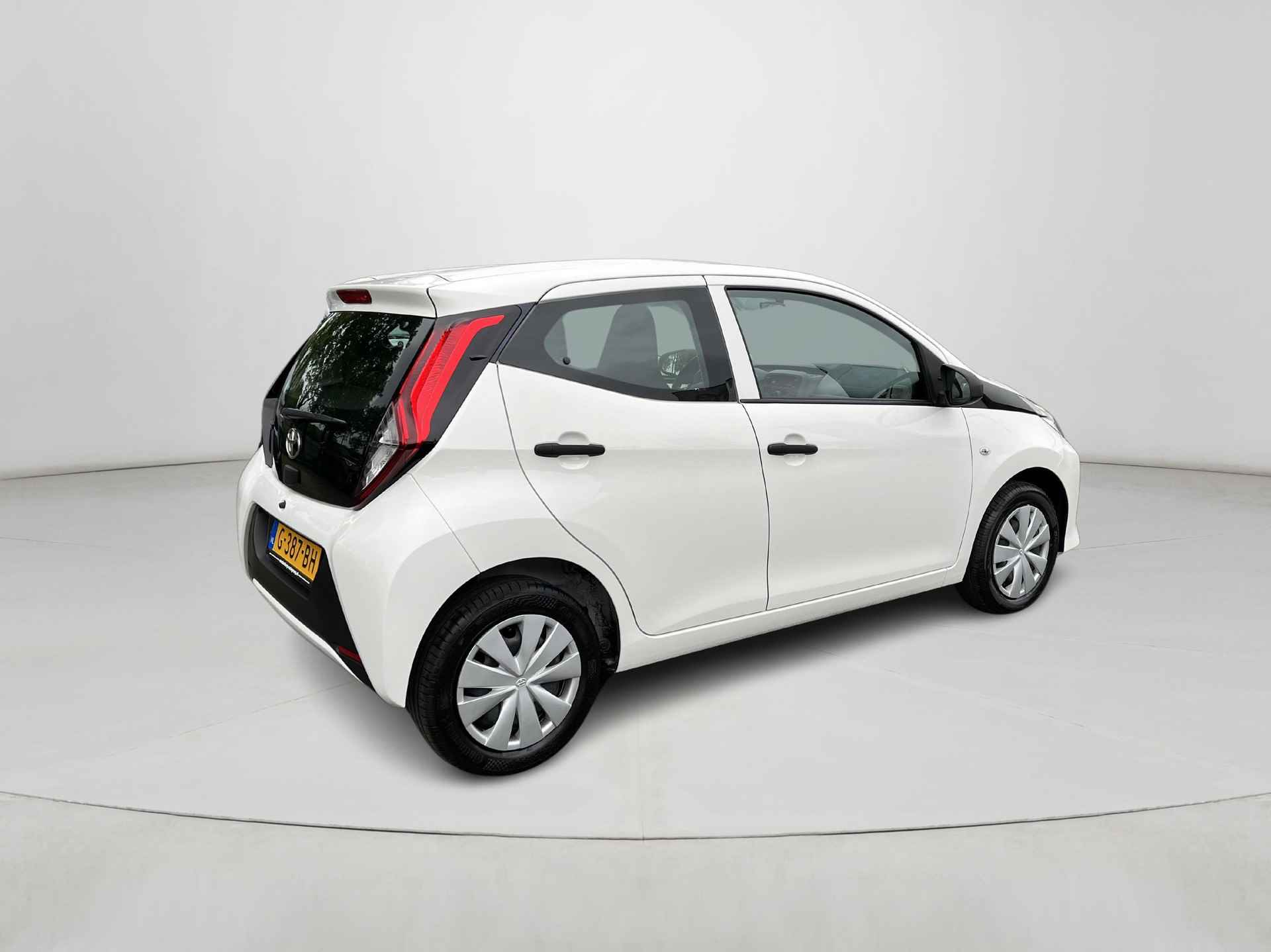 Toyota Aygo 1.0 VVT-i x-fun | Airco | Bluetooth - 6/19