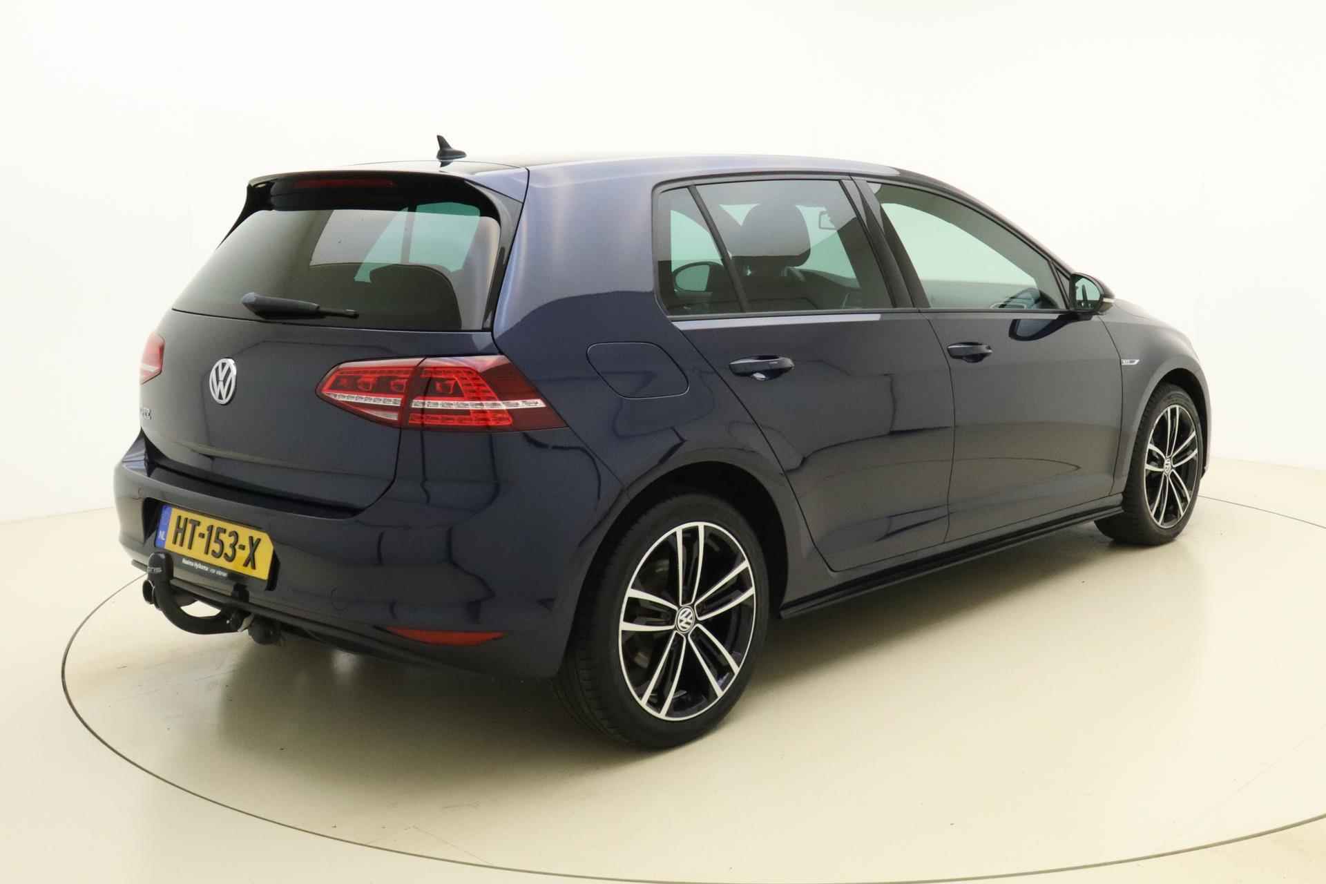 Volkswagen Golf 1.4 TSI GTE | Navigatie | Climate Control | Trekhaak | Parkeersensoren voor + achter | - 3/38