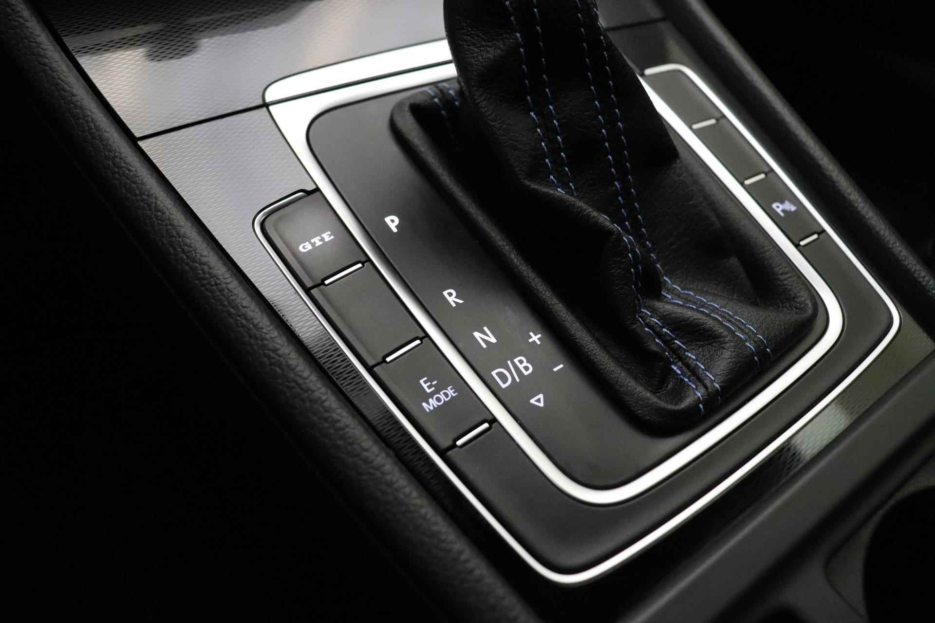 Volkswagen Golf 1.4 TSI GTE | Navigatie | Climate Control | Trekhaak | Parkeersensoren voor + achter | - 21/38
