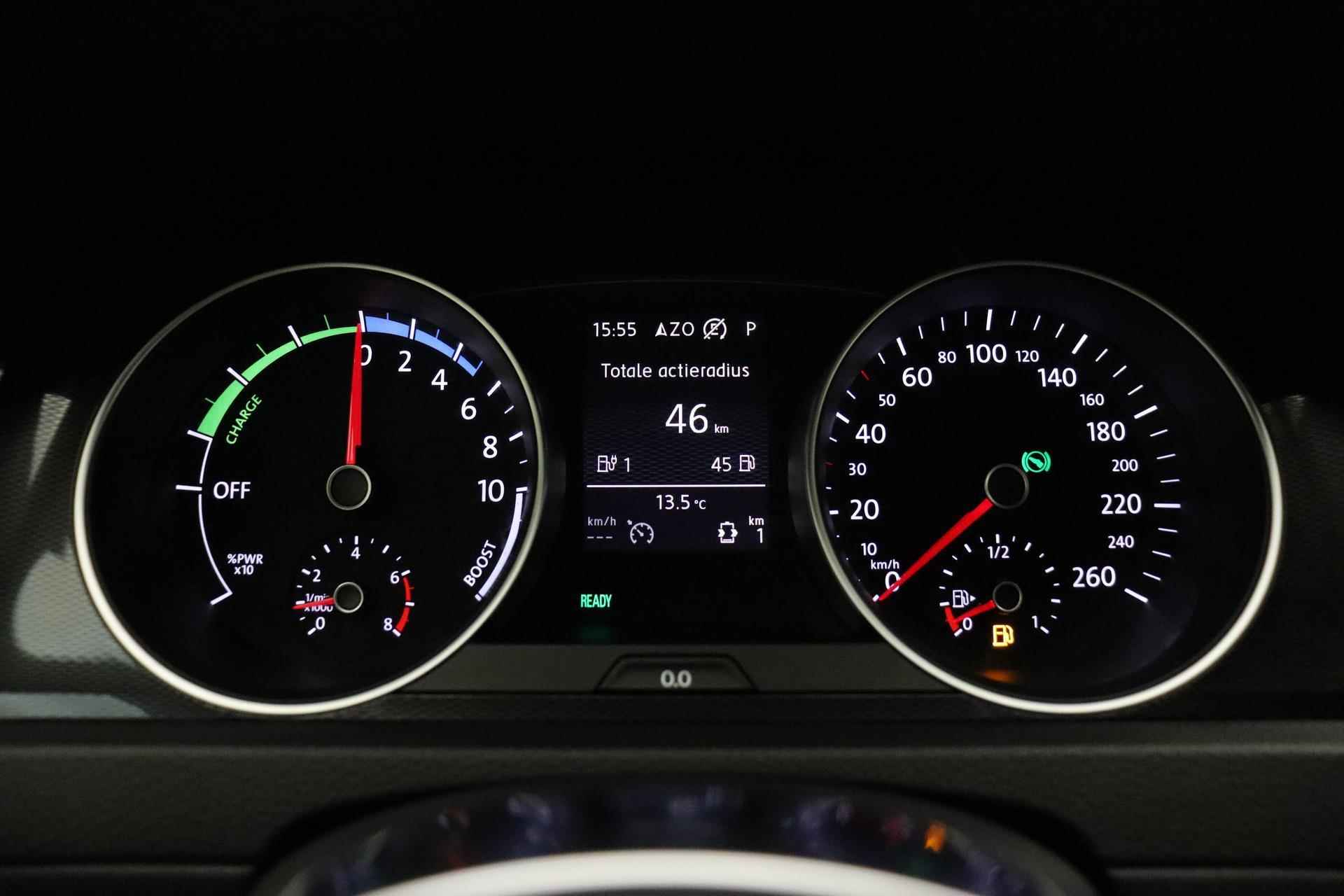 Volkswagen Golf 1.4 TSI GTE | Navigatie | Climate Control | Trekhaak | Parkeersensoren voor + achter | - 35/38