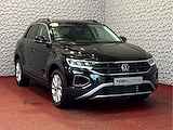 Volkswagen T-Roc 1.5 TSI 150PK EVO ADAP.CRUISE LED VIR.COCKPIT CAMERA STOEL.VERW. 17''LMV KEYLESS 2024 70 BIJNA NIEUWE VOLKSWAGEN'S UIT VOORRAAD LEVERBAAR