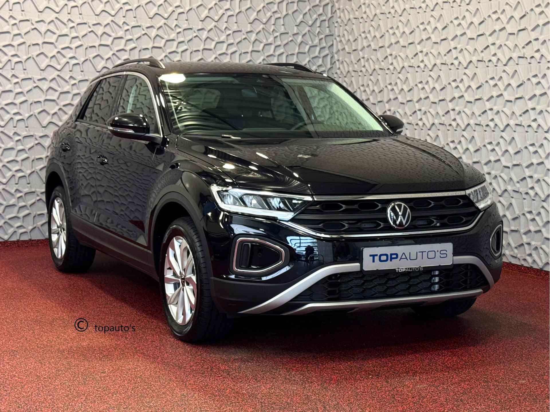 Volkswagen T-Roc 1.5 TSI 150PK EVO ADAP.CRUISE LED VIR.COCKPIT CAMERA STOEL.VERW. 17''LMV KEYLESS 2024 70 BIJNA NIEUWE VOLKSWAGEN'S UIT VOORRAAD LEVERBAAR - 1/76