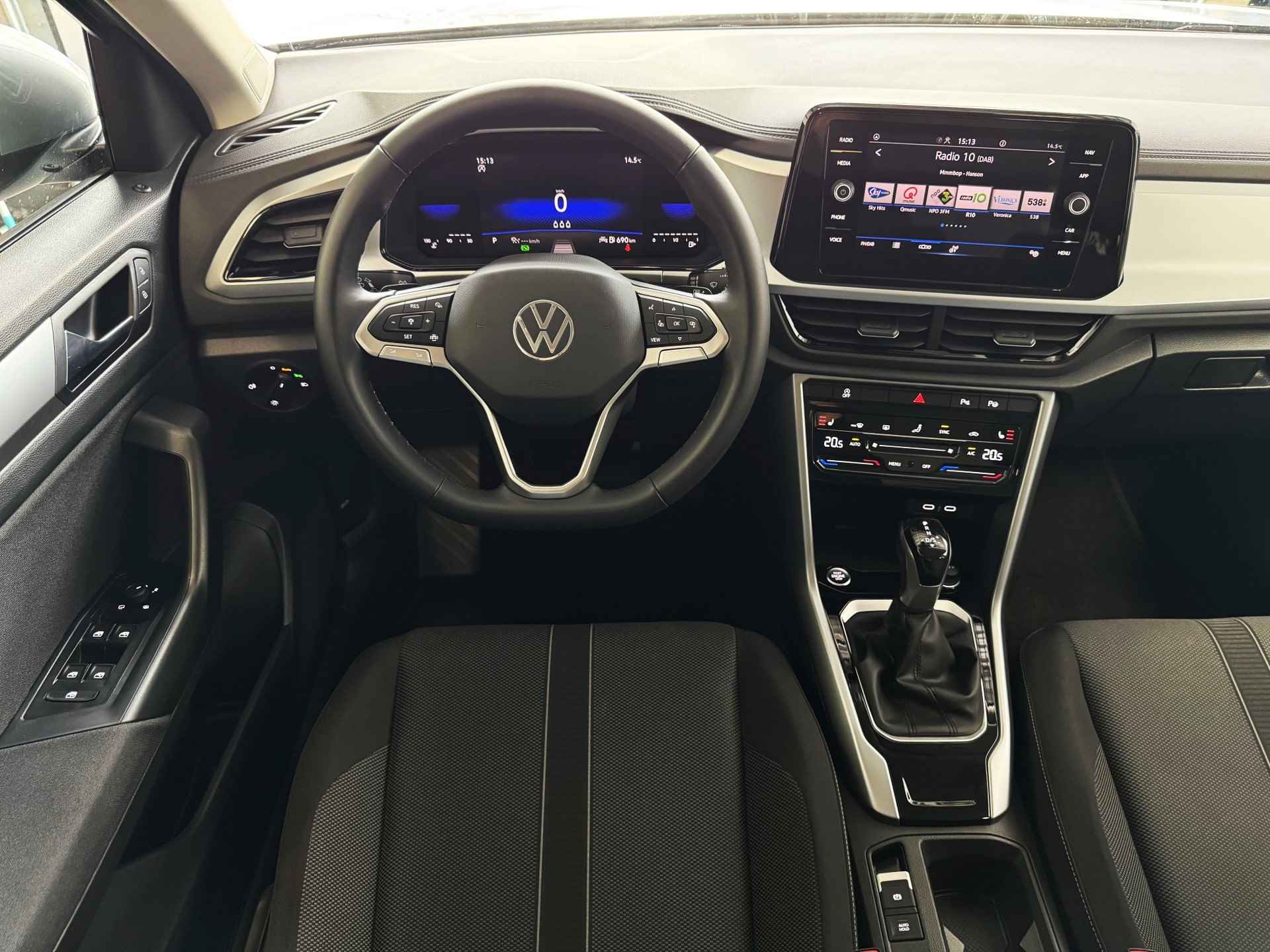 Volkswagen T-Roc 1.5 TSI 150PK EVO ADAP.CRUISE LED VIR.COCKPIT CAMERA STOEL.VERW. 17''LMV KEYLESS 2024 70 BIJNA NIEUWE VOLKSWAGEN'S UIT VOORRAAD LEVERBAAR - 20/76