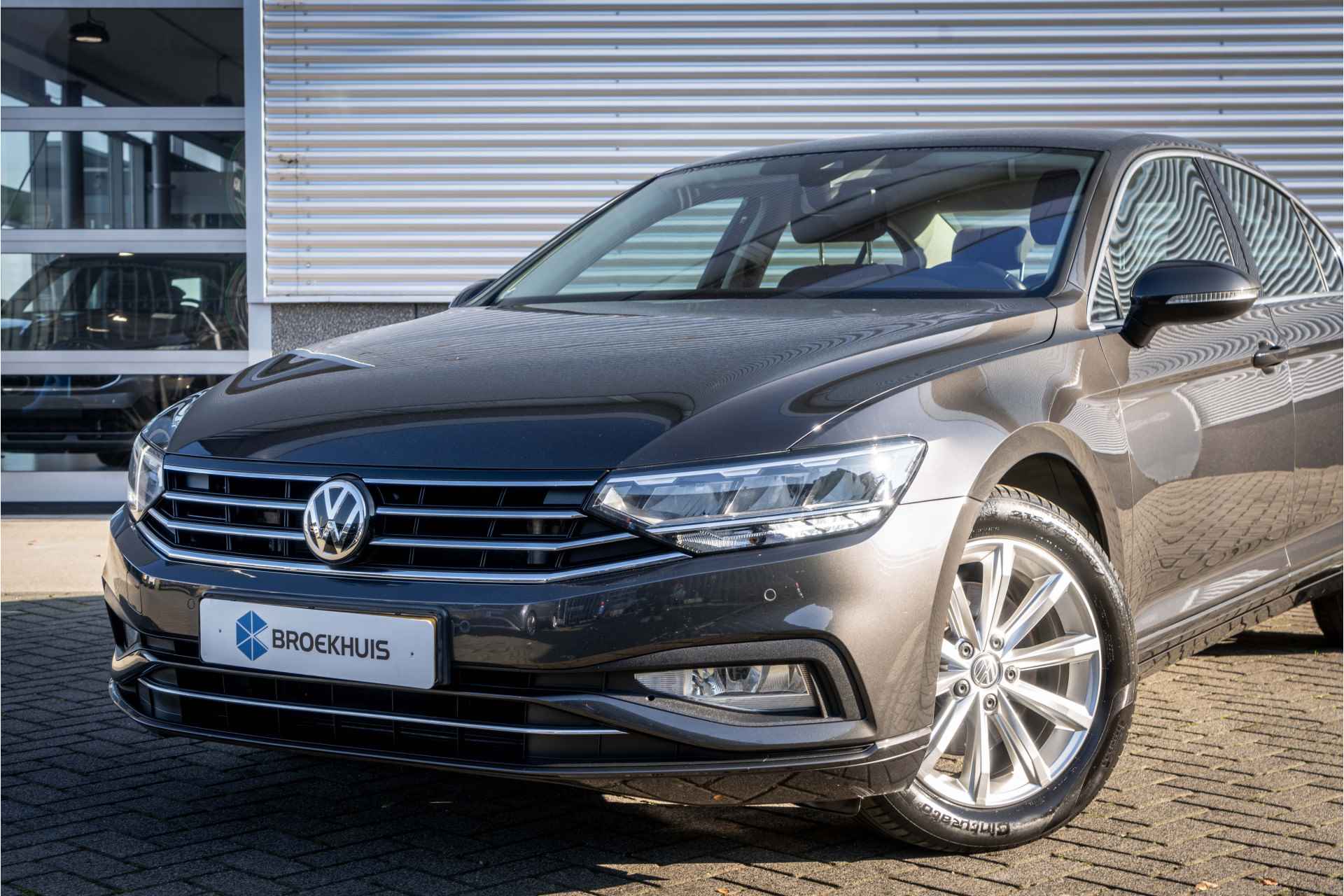 Volkswagen Passat 1.5 TSI 150PK DSG Comfort Business | Camera| ACC| Stoelverwarming| - 3/39