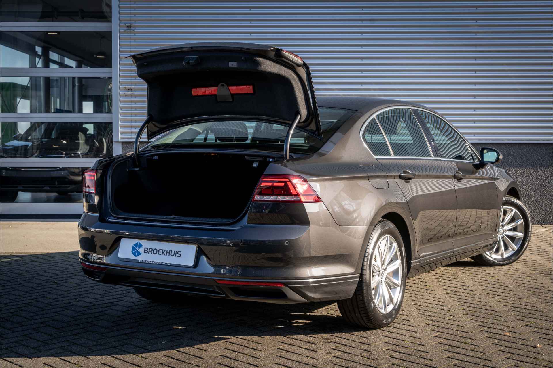 Volkswagen Passat 1.5 TSI 150PK DSG Comfort Business | Camera| ACC| Stoelverwarming| - 14/39