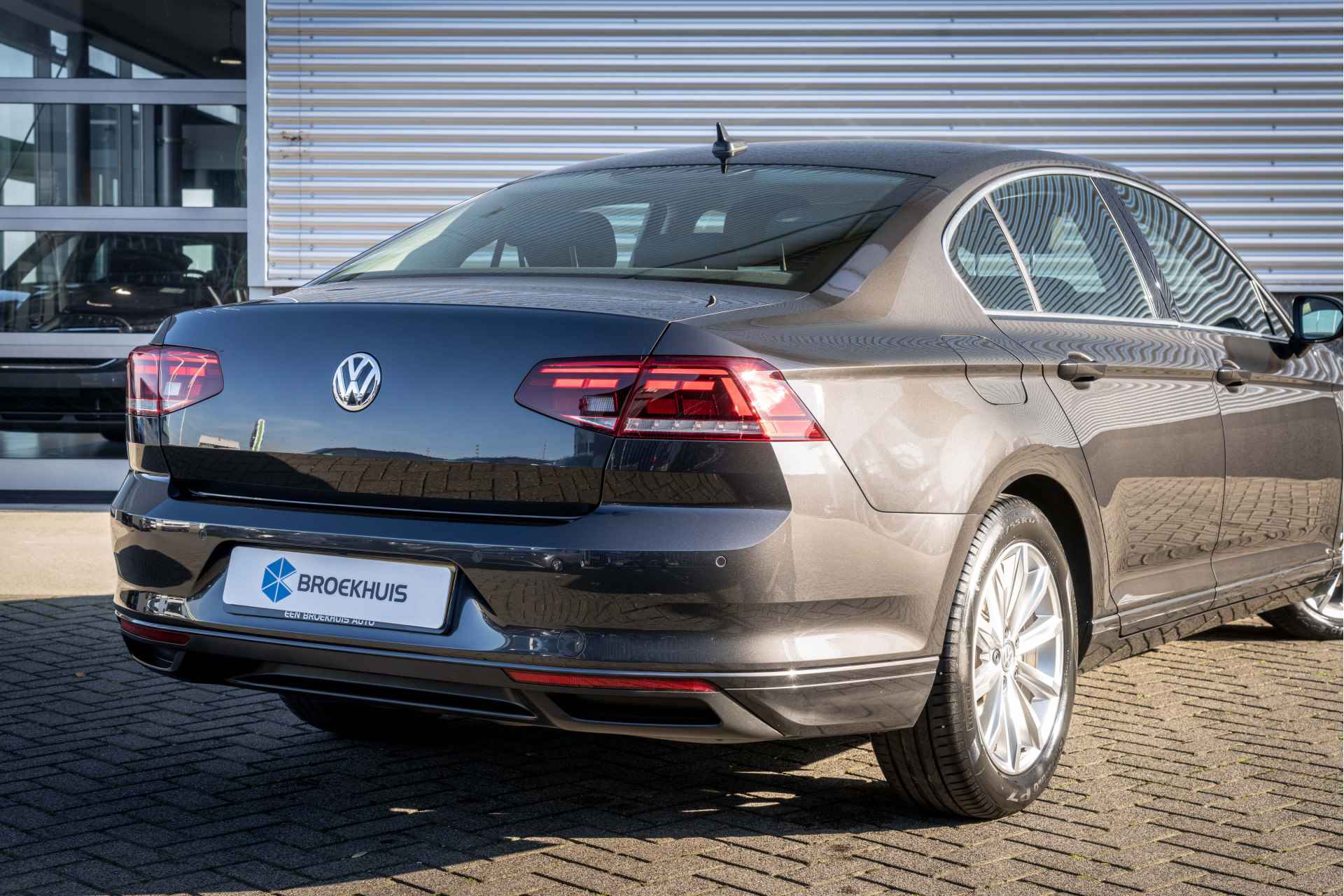 Volkswagen Passat 1.5 TSI 150PK DSG Comfort Business | Camera| ACC| Stoelverwarming| - 8/39